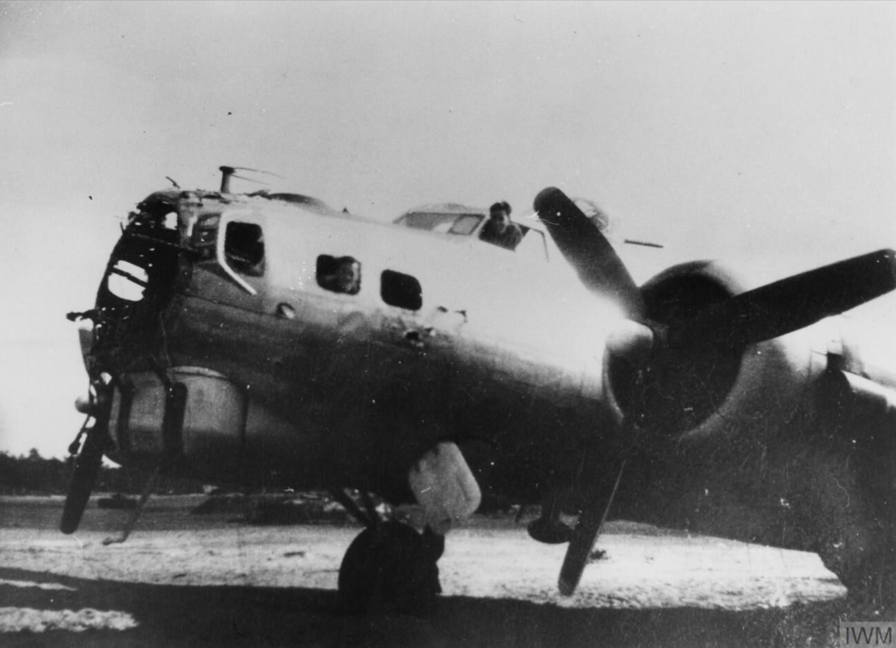 43-39017 B-17G Fortress 8AF 96BG338BS BXR force landed Woensdretch Holland 23rd Mar 1945 1KIA FRE4005