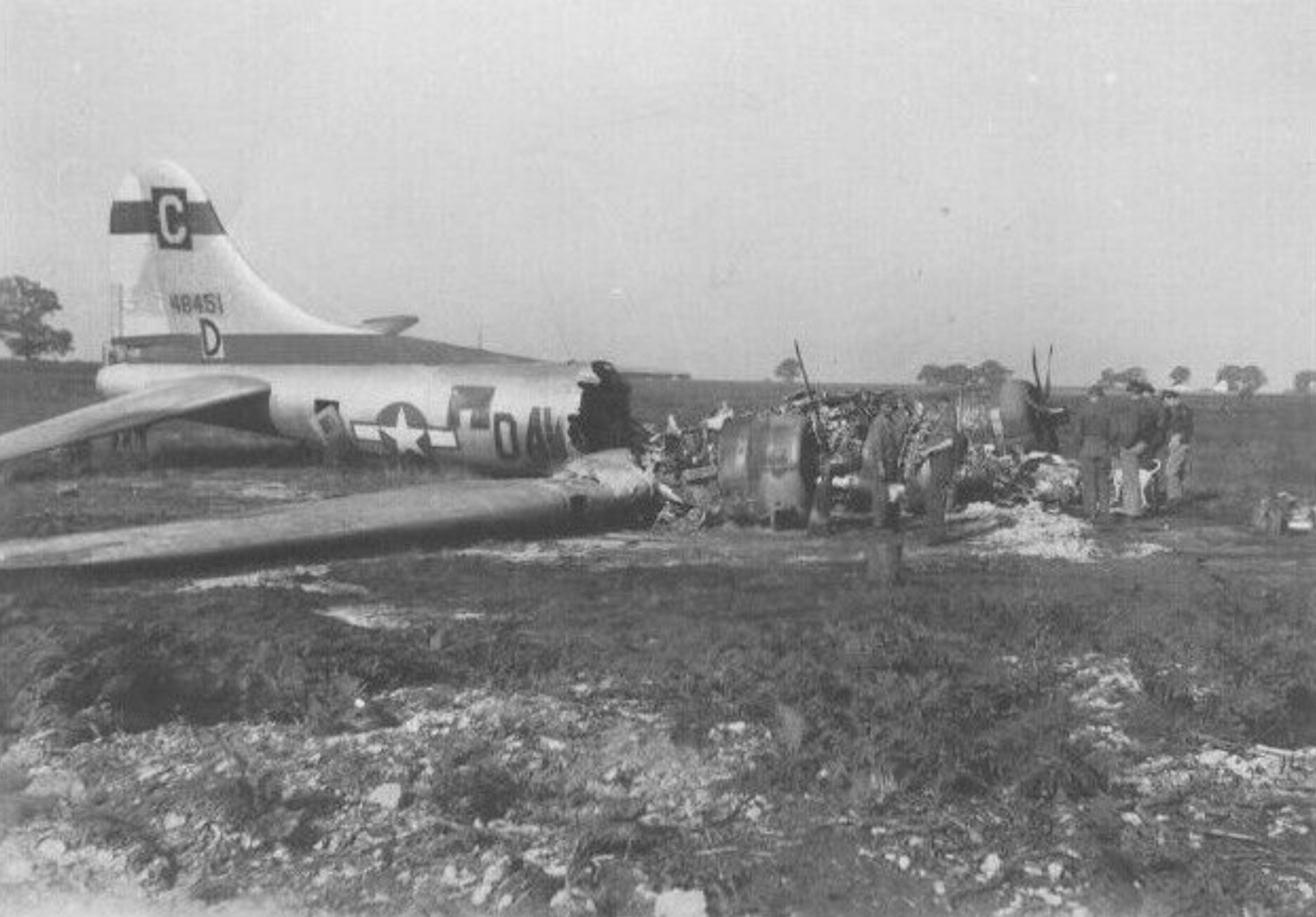 44-8451 B-17G Fortress 8AF 96BG337BS AWD Butch trsfd 379BG crash landed Snetterton 23rd Jun 1945 01