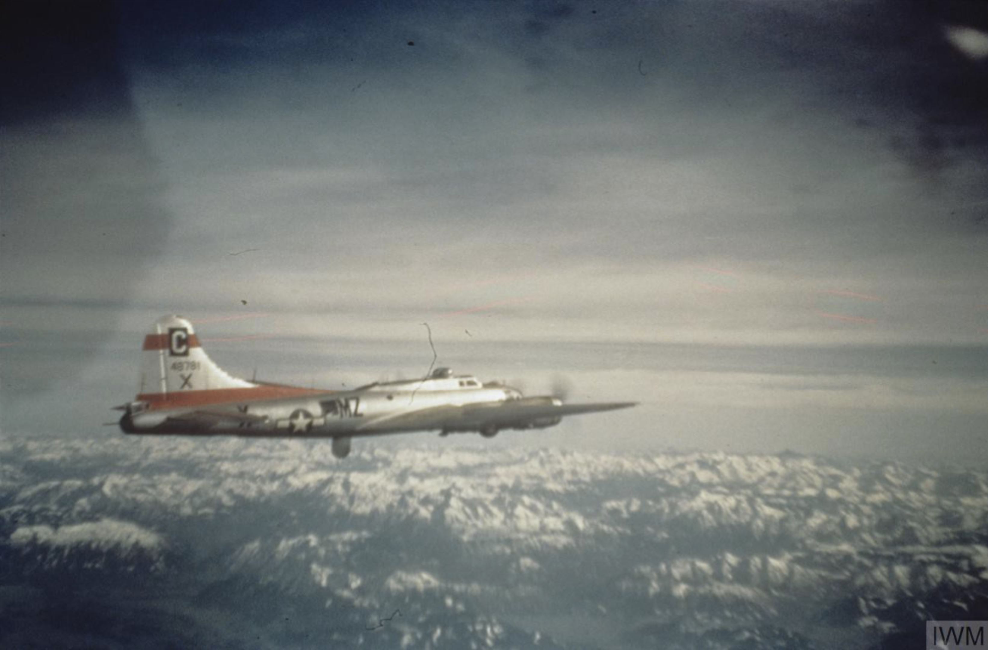 Asisbiz 44 8781 B 17G Fortress 8AF 96BG413BS MZX in flight 9th April Asisbiz 44 8781 B 17G Fortress 8AF 96BG413BS MZX in flight 9th April