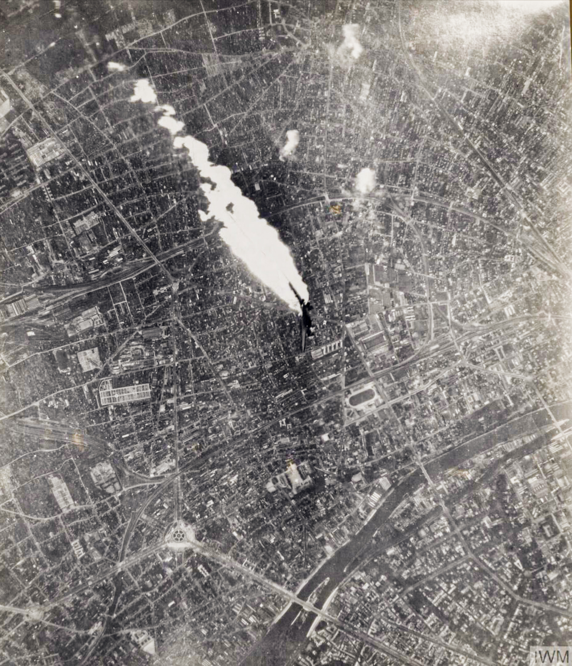 Boeing B-17 Fortress 8AF 96BG goes down over Paris due to a direct flak hit during a mission in July 1943 FRE14229