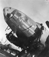 Asisbiz 41 24380 B-17F Fortress 15AF 97BG Superman nose art Maison Blanche airfield Algeria 02