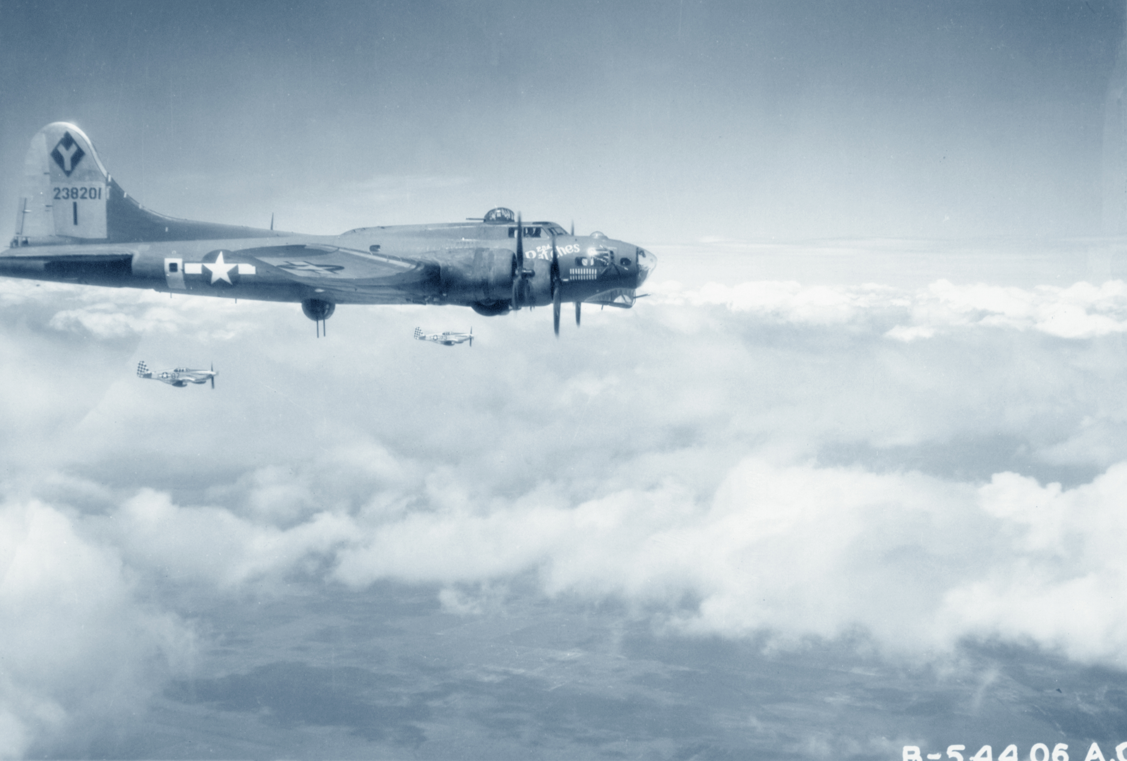 42-38201 B-17G Fortress 15AF 99BG347BS 2nd Patches shuttle mission to Russia 20th Oct 1944 NA691