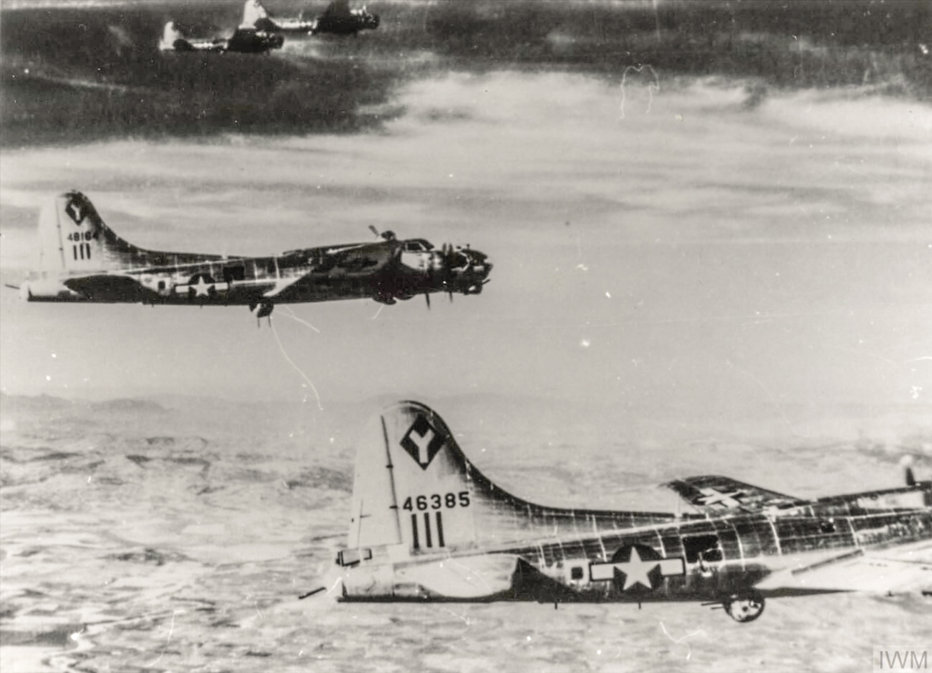 44 8164 B 17G Fortress 15AF 99BG348BS in formation during a mission FRE13982