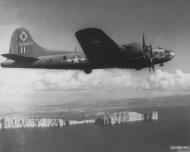 Asisbiz 42 29473 B 17F Fortress 12AF 99BG347BS Yankee Doodle bomber ace over Turin Italy Jan 1944 FRE10144