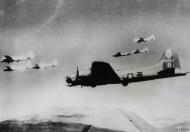 Asisbiz 42 32014 B 17G Fortress 15AF 99BG347BS during a mission over Ploesti April 1944 FRE13986