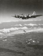 Asisbiz 44 6397 B 17G Fortress 15AF 99BG416BS over Szob railroad bridge N Budapest Hungary 20th Sep 1944 01