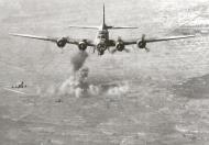Asisbiz Boeing B 17G Fortresses 15AF 99BG416BS over Debreczen railroad yards Hungary 21th Sep 1944 01