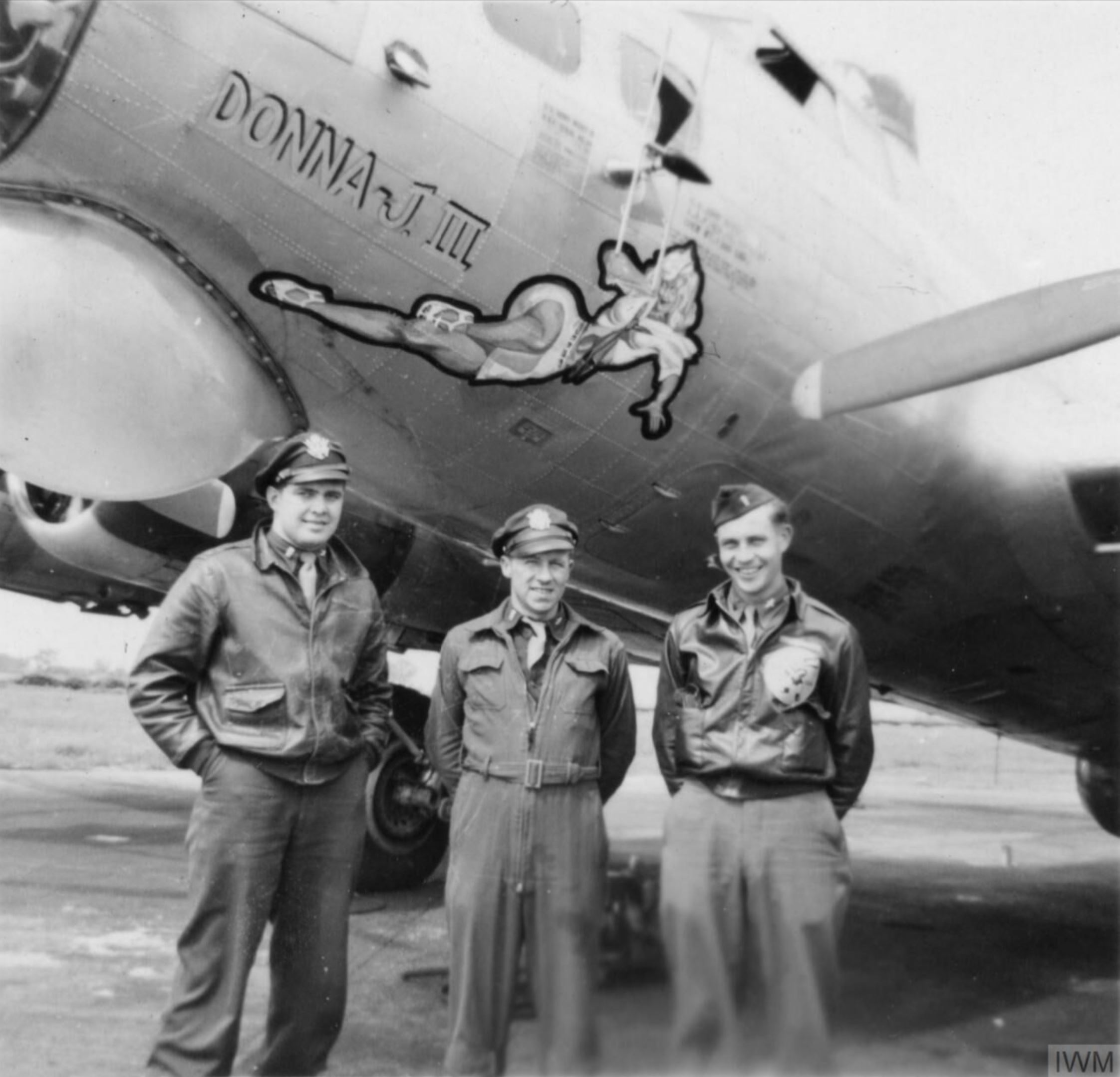 43-37765 B-17G Fortress 5ERS Donna J III with a Dumbo FRE3696