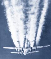 Asisbiz 8AF B 17G Fortresses on their way to attack railway targets at Bielefeld Germany 26th Nov 1944 NA1338