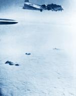 Asisbiz 8AF B 17s enroute to bomb oil refineries at Hamburg pass over clouds extending 8,000 feet 25th Oct 1944 NA1122