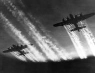 Asisbiz 8AF formations of B 17 leaving their vapor trails over occupied Europe 01