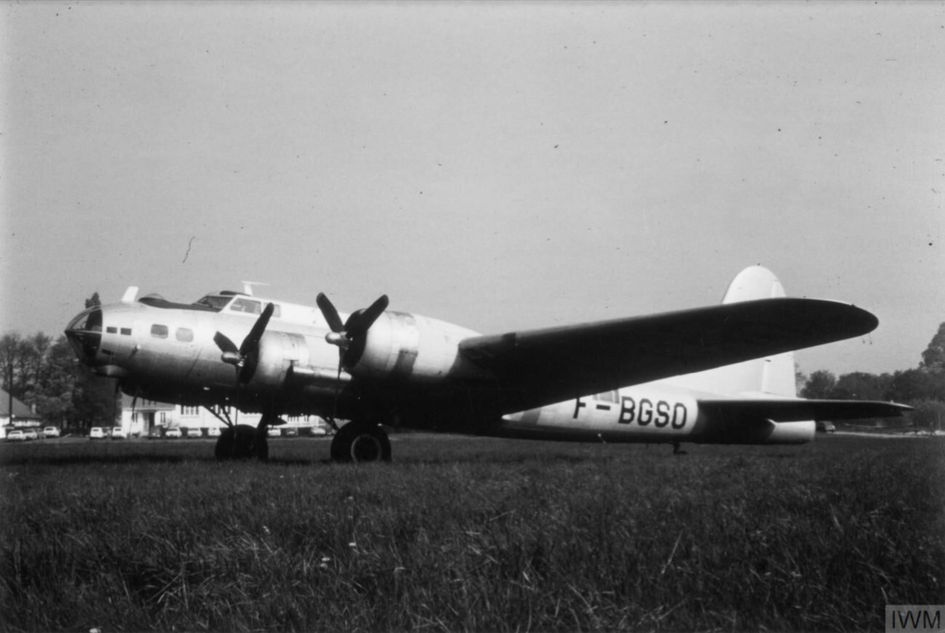 43-39266 B-17G Fortress France Institute Geographique National of France as F BGSO FRE8831