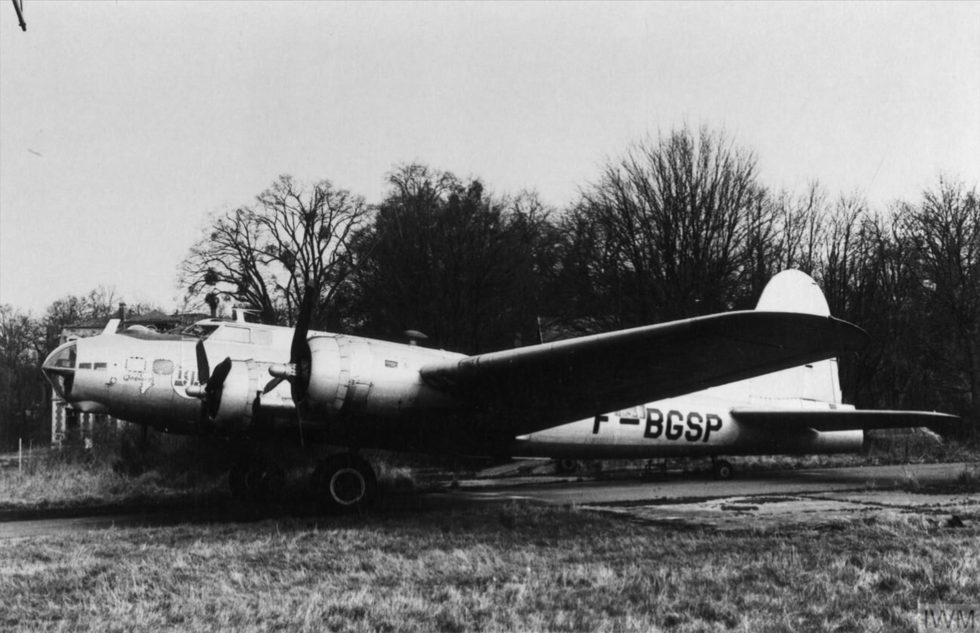 44-8846 B-17G Fortress France Institute Geographique National of France as F BGSP FRE8838