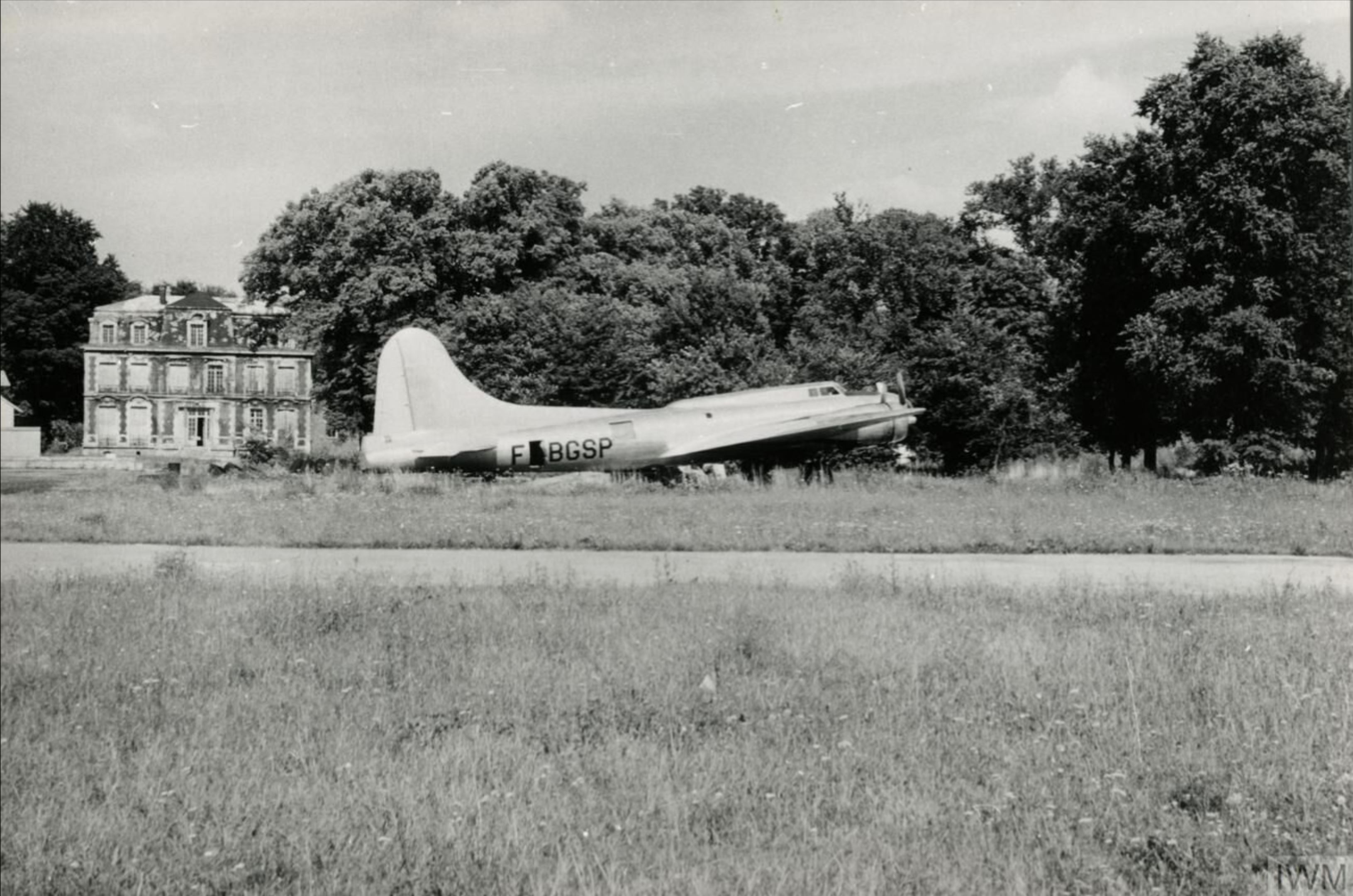 44-8846 B-17G Fortress sold to French I'Institut Geographique National as F BGSP FRE12030