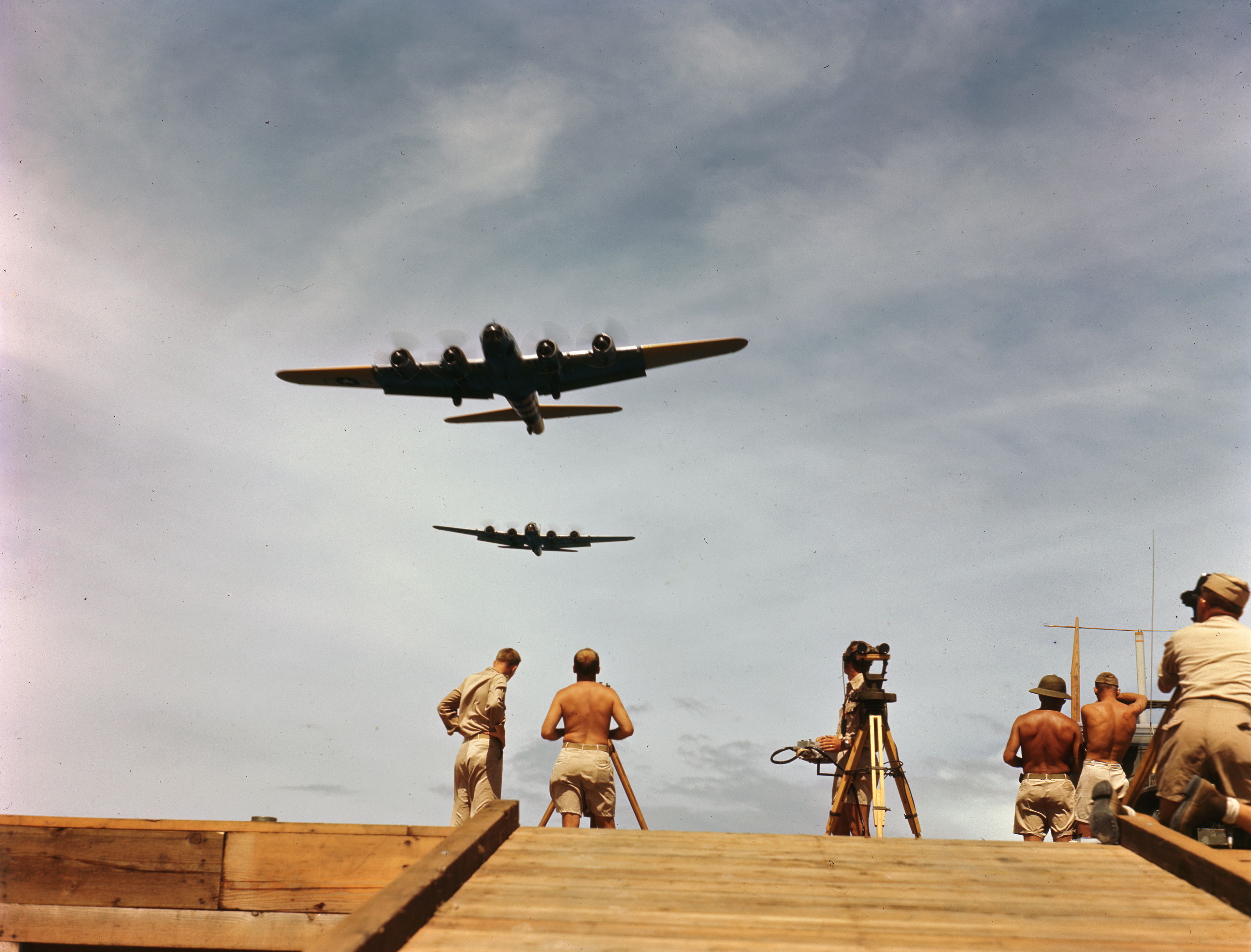 WWII color photo of USAAF Boeing B-17 Flying Fortress used for training in America WWII 06