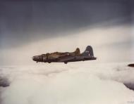 Asisbiz 41 9141 B 17E Fortress RAF in desert camouflage flying in formation with 41 9131 over Seattle FRE11400