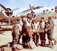 Asisbiz Aircrew RAF Coastal Command B 17 Fortress W with crew FRE15064