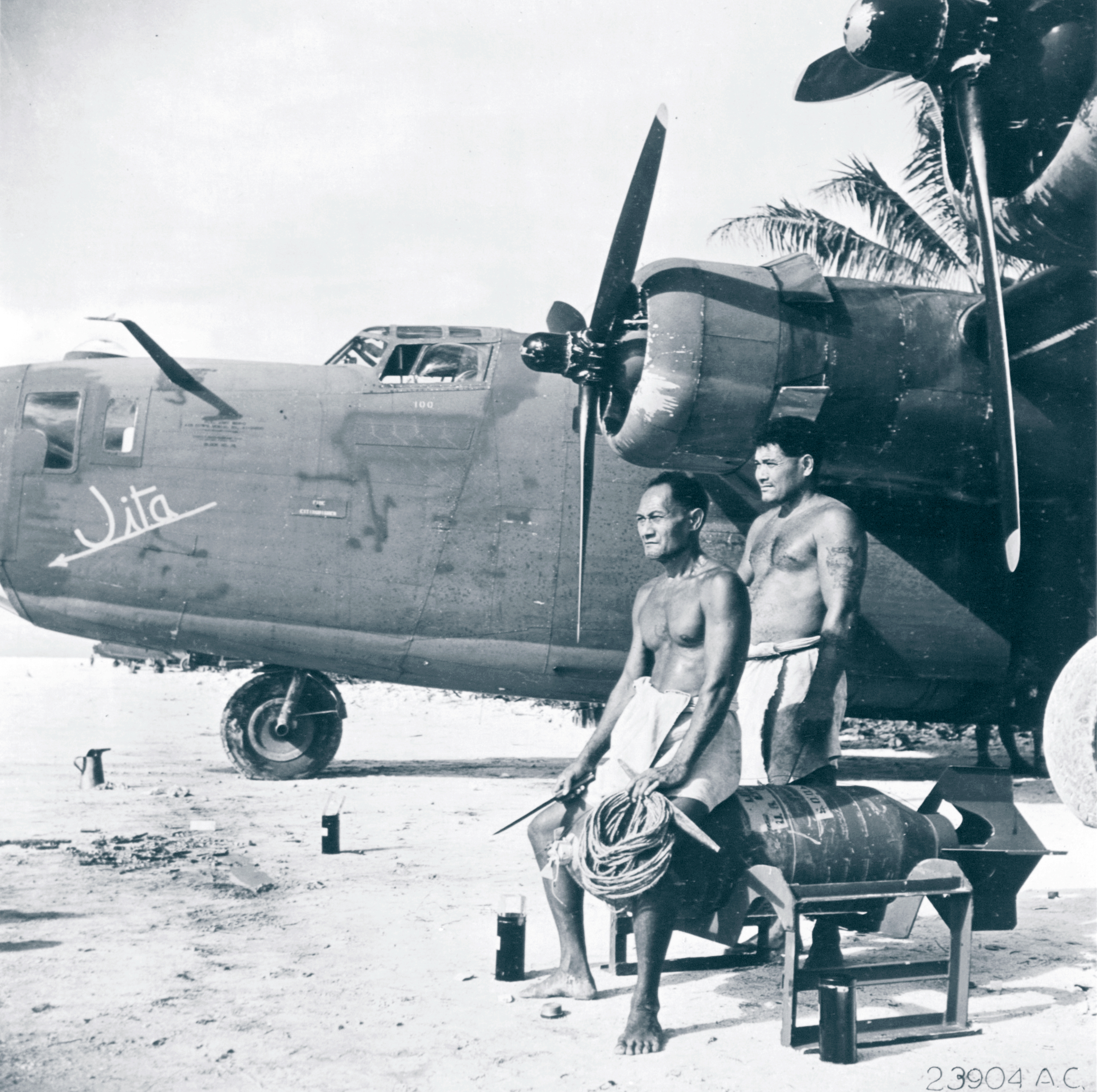 41-24100 B-24D Liberator 7AF 11BG431BS Jita at Funafuti Island Ellice Isls April 1943 NA736