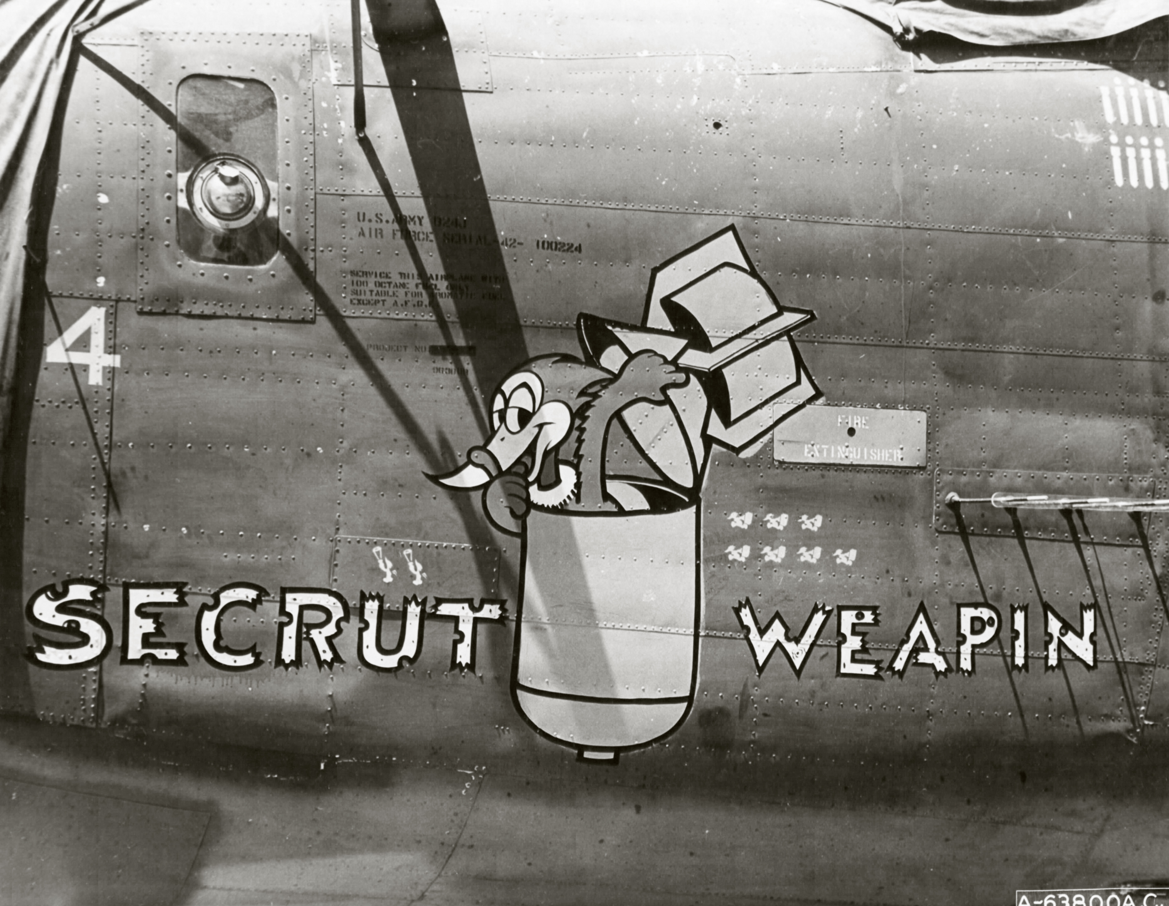 42-100224 B-24J Liberator 7AF 11BG98BS Secrut Weapin Kwajalein Marshall Islands 9th April 1944 02