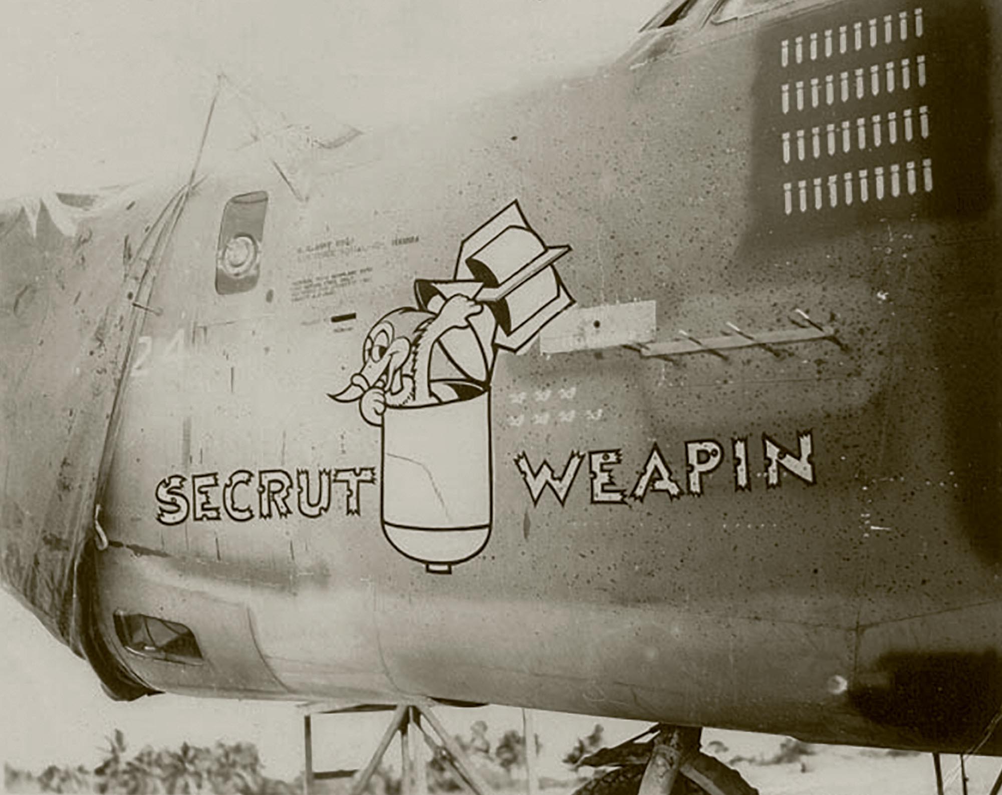 42-100224 B-24J Liberator 7AF 11BG98BS Secrut Weapin Kwajalein Marshall Islands 9th April 1944 03