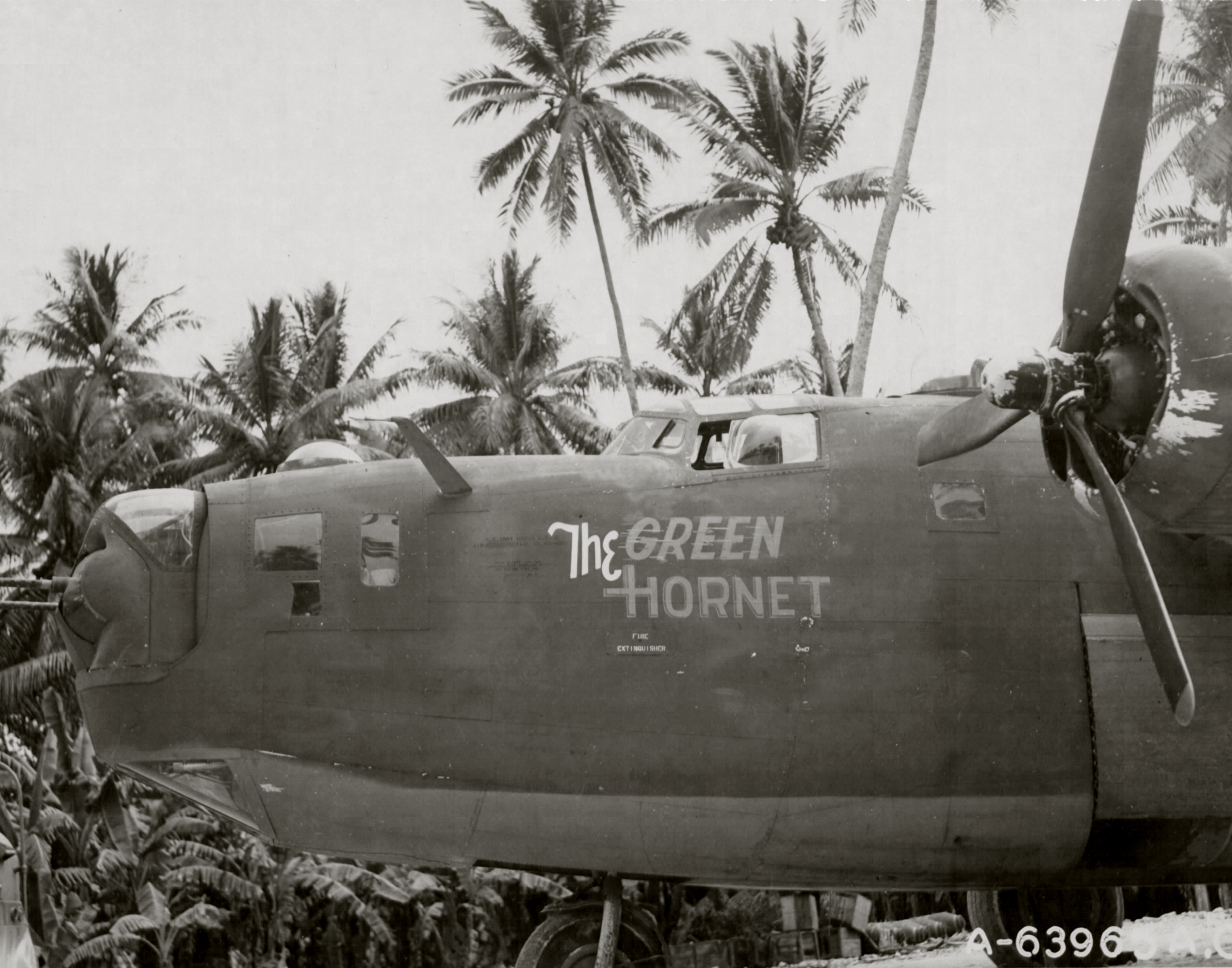 42-40101 B-24D Liberator 7AF 11BG98BS The Green Hornet at Funafuti Island Ellice Isls April 1943 01