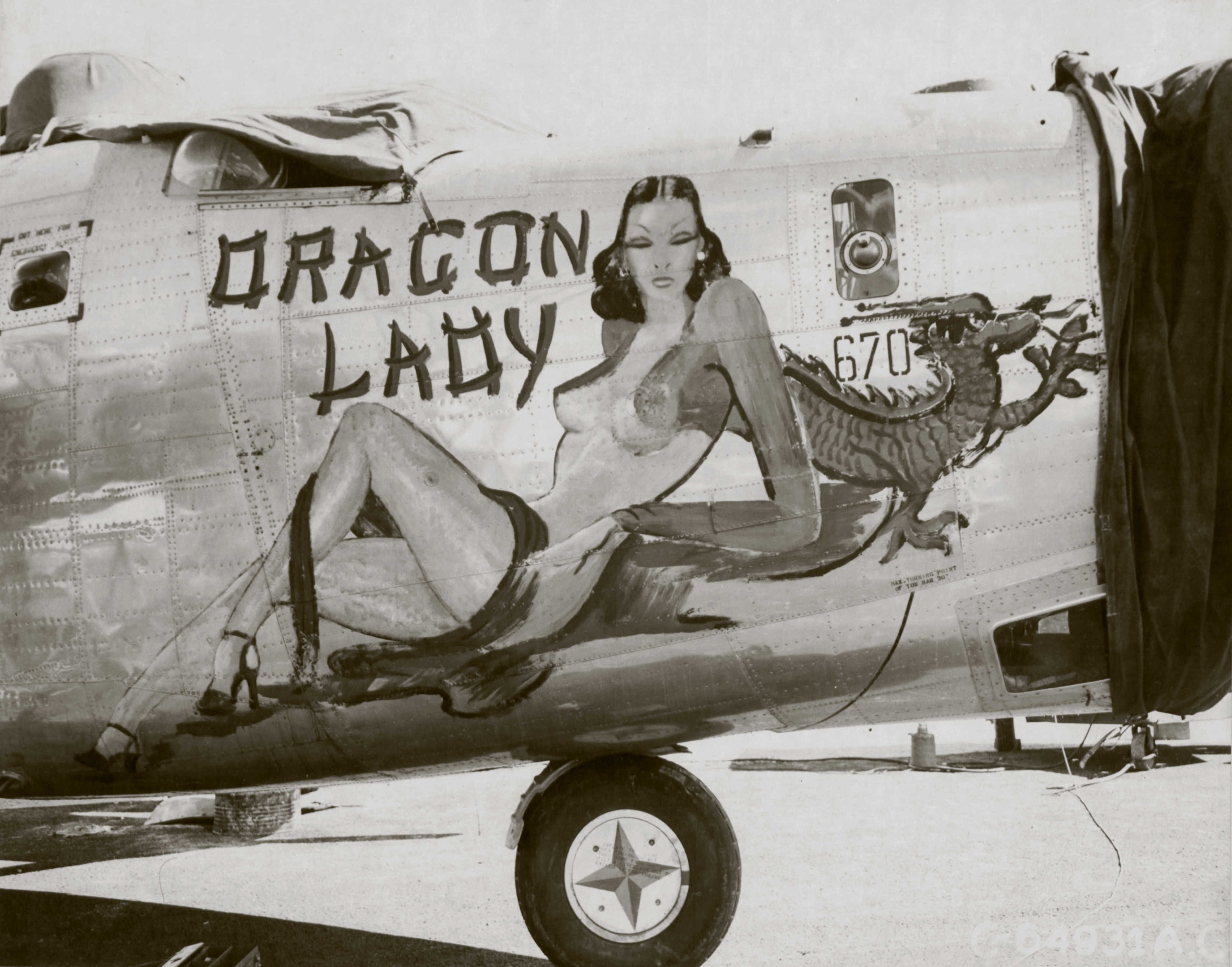 44-40670 B-24J Liberator 7AF 11BG42BS Dragon Lady nose art right side Central Pacific 1943 45 01
