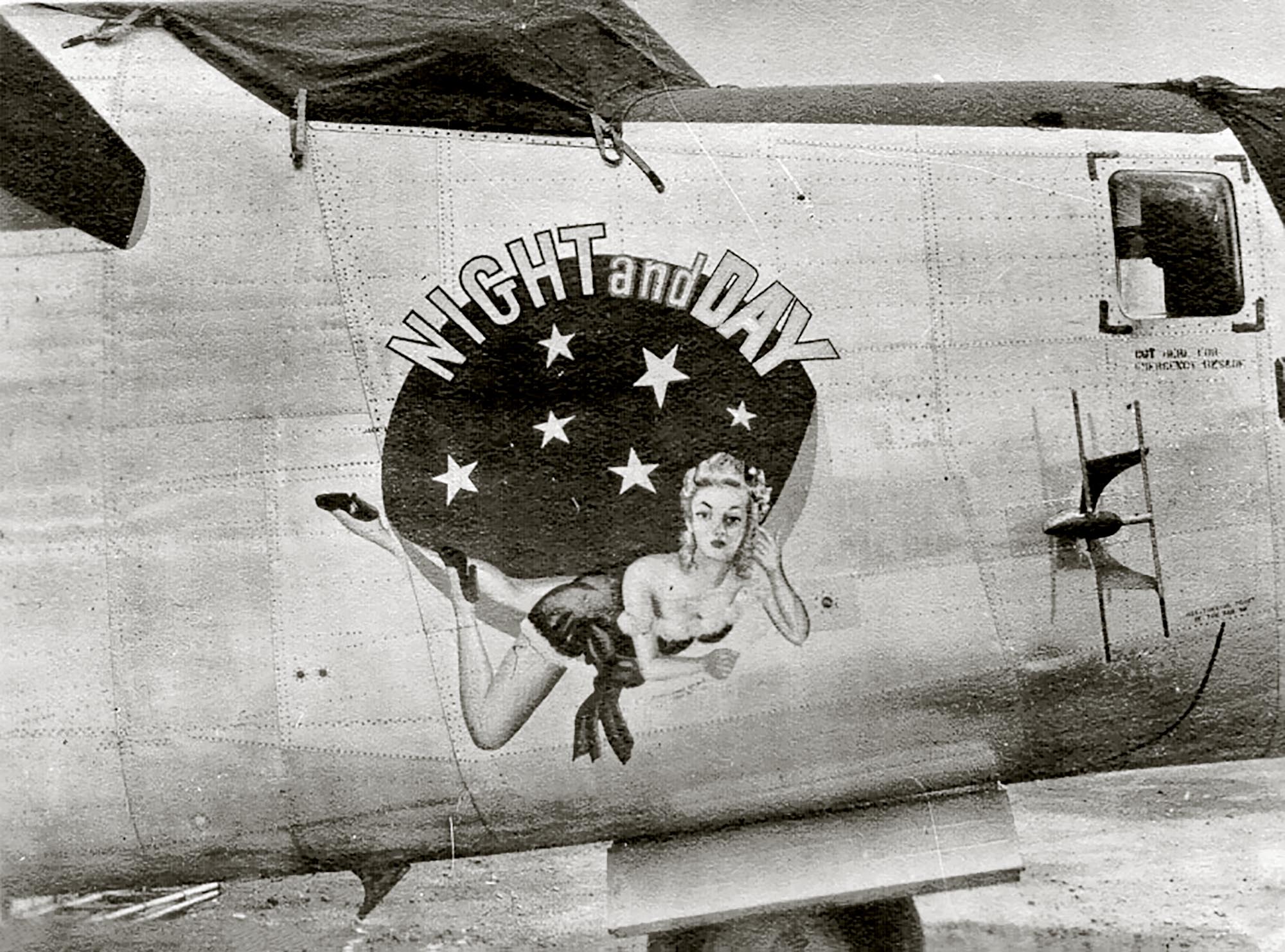 44-41695 B-24L Liberator 7AF 11BG431BS Night and Day nose art right side Central Pacific 1943 45 01