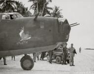 Asisbiz 42-40073 B-24D Liberator 7AF 11BG42BS Thumper nose art right side on Tarawa 1944 01