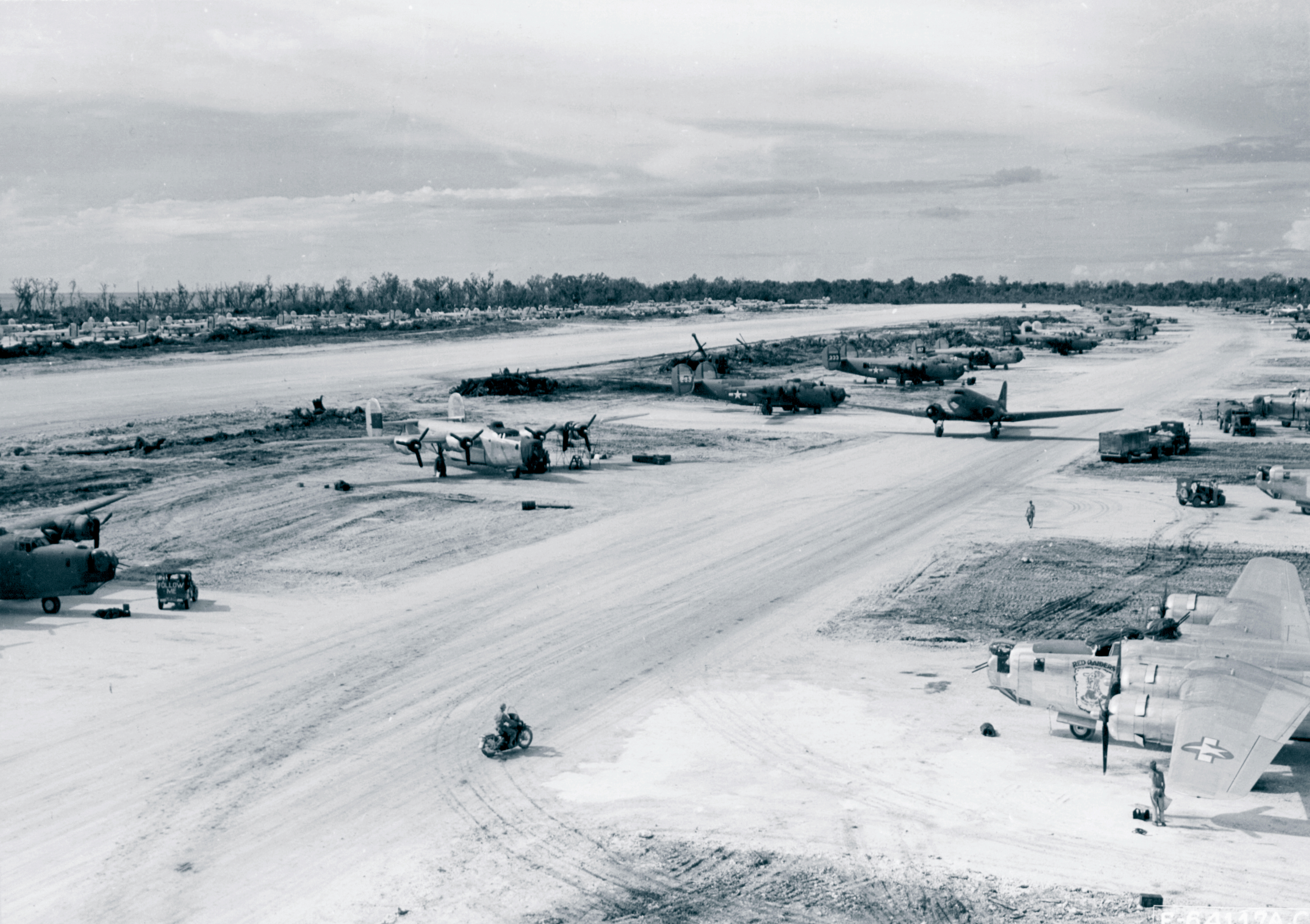 42-100333 B-24J Liberator 5AF 22BG2BS 333 The Lemon on Angaur Island Palau Caroline Group 9th Dec 1944 NA125