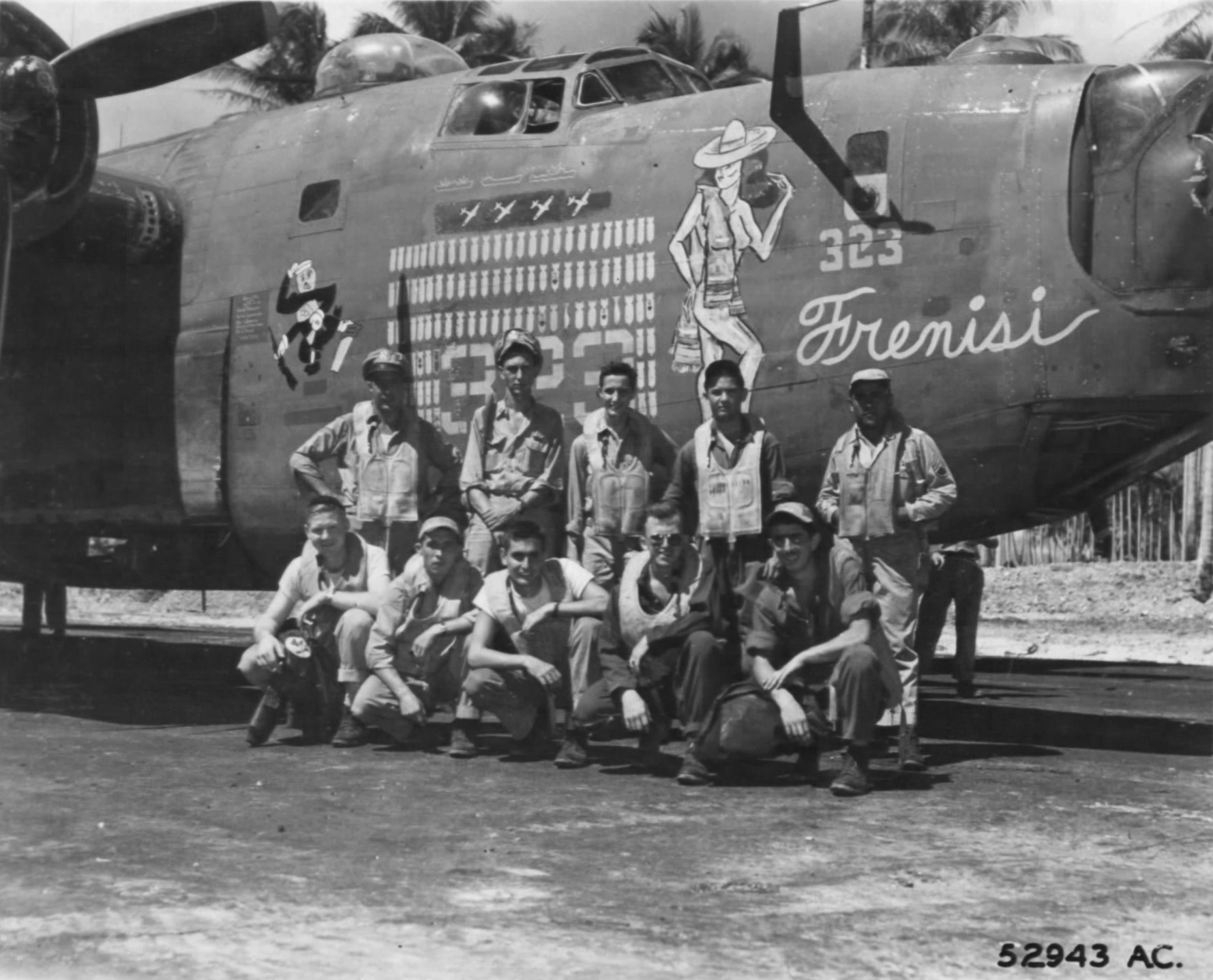 42-40323 B-24D Liberator 13AF 307BG371BS 323 Frenisi Aug 1944 01