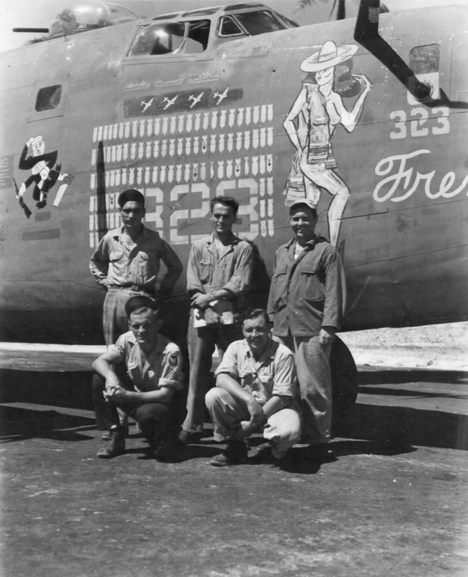 42-40323 B-24D Liberator 13AF 307BG371BS 323 Frenisi Aug 1944 02