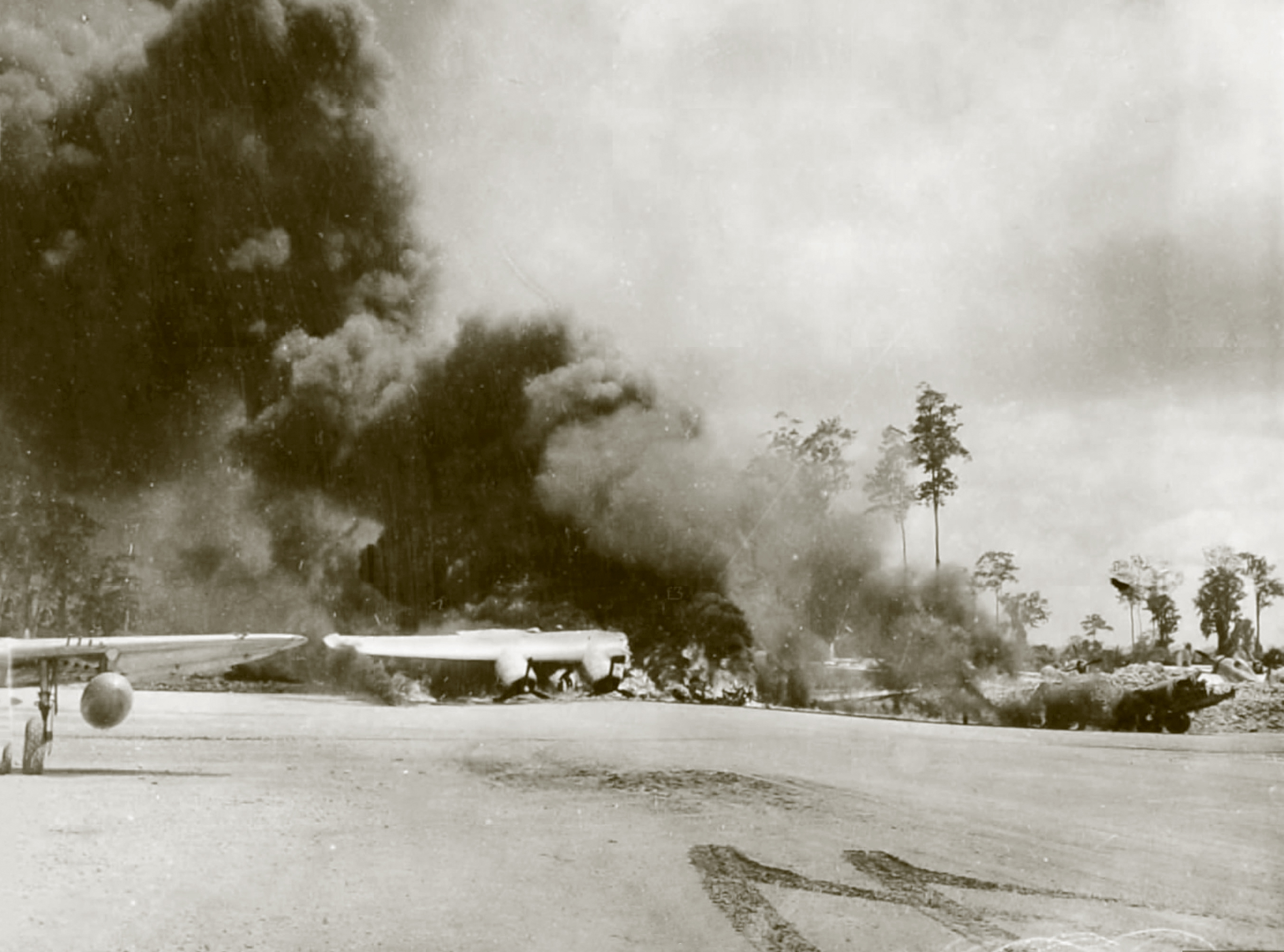 44-40976 B-24J Liberator 13AF 307BG372BS destroyed by fire on Munda New Georgia 1944 07
