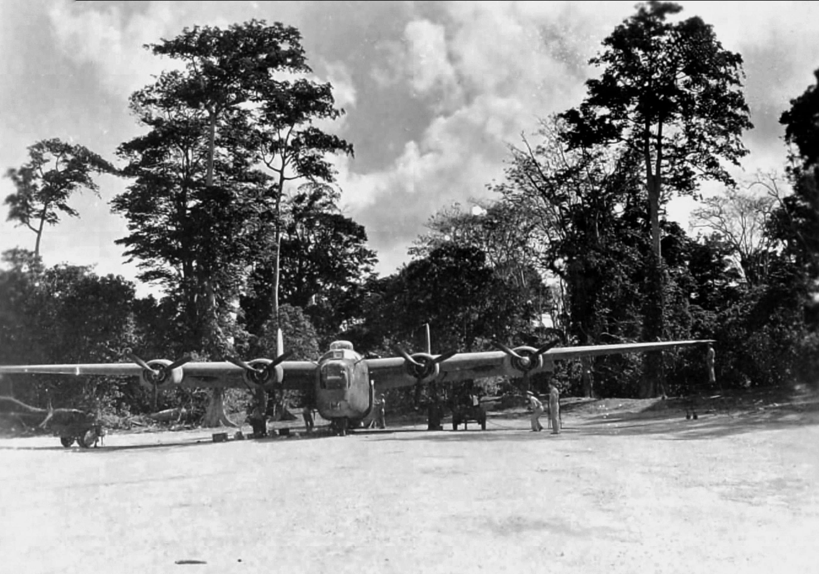 Consolidated B-24 Liberator 7AF 307BG based at Guadalcanal 1943 01