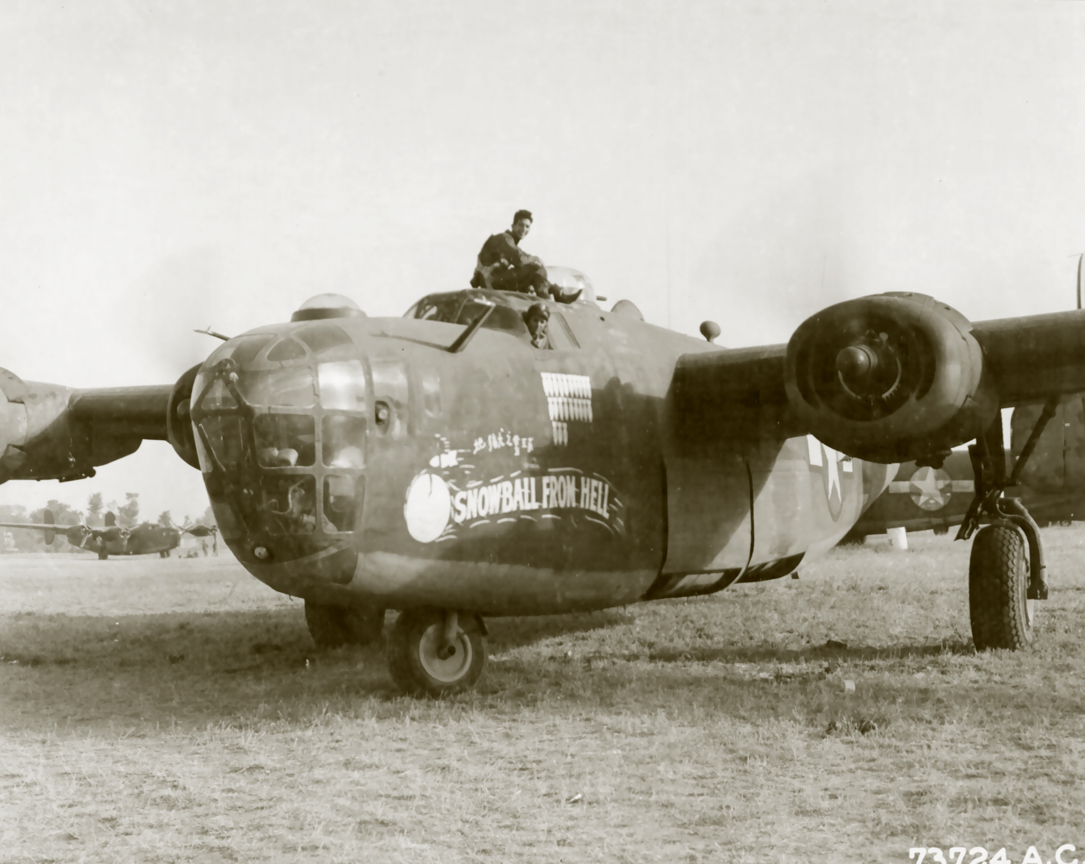 41-24244 B-24D Liberator 14AF 308BG374BS Snowball From Hell nose art left side China 01