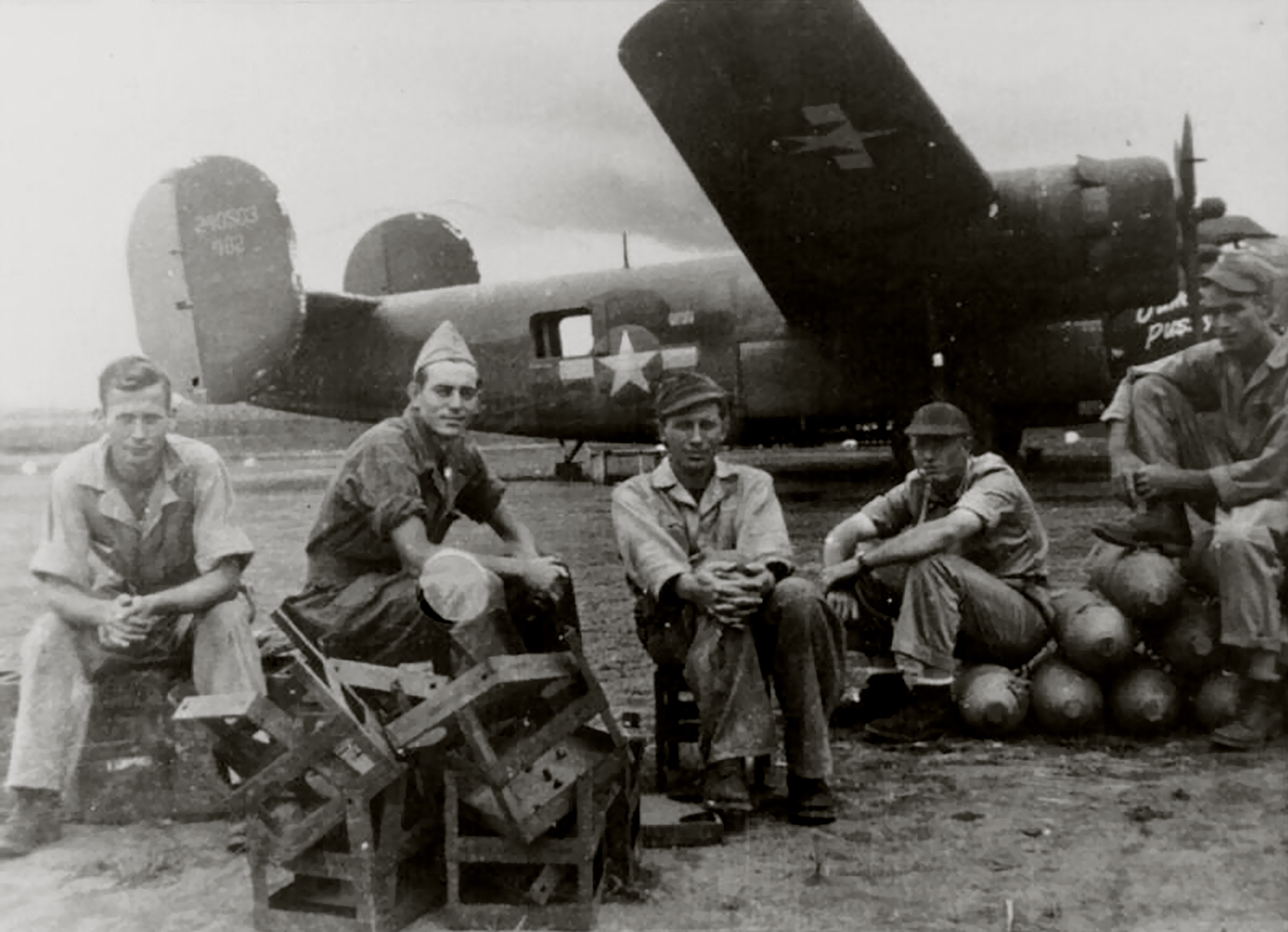 42-40503 B-24D Liberator 14AF 308BG374BS 89 Jungle Pussy nose art right side China 01