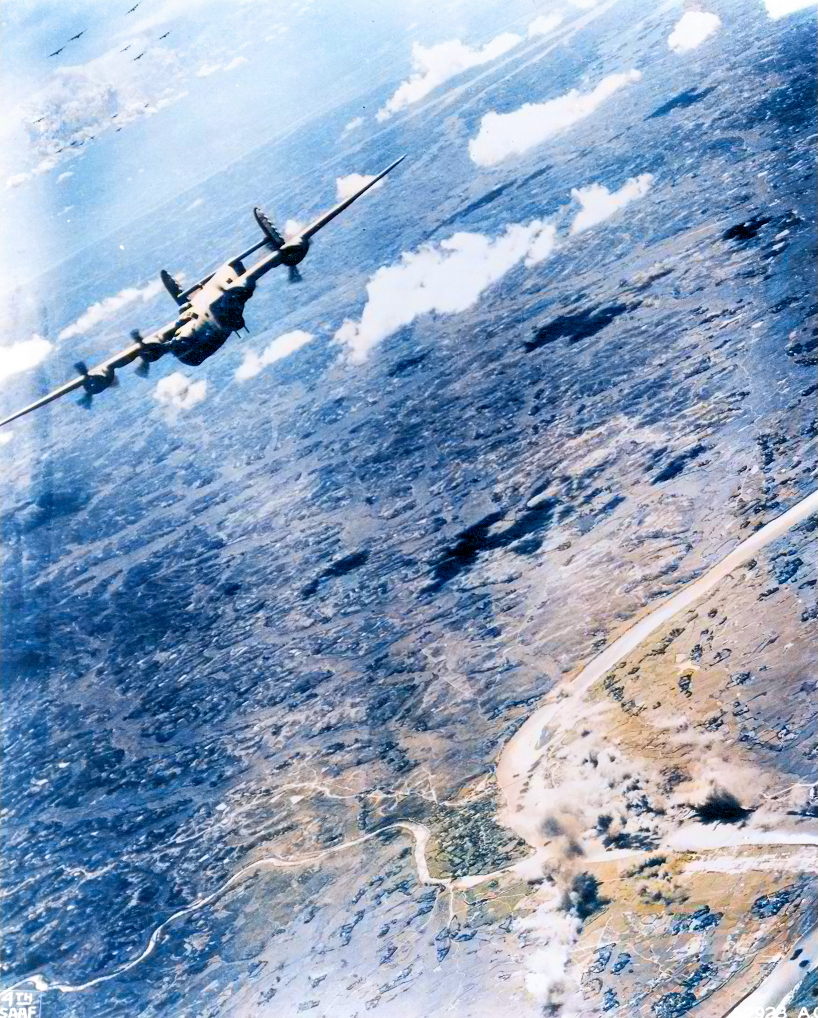 Target 14AF 308BG425BS B-24J Liberators over Sinshih Japanese supply point Tung Ling Lake Changsha area 5th Aug 1944 01