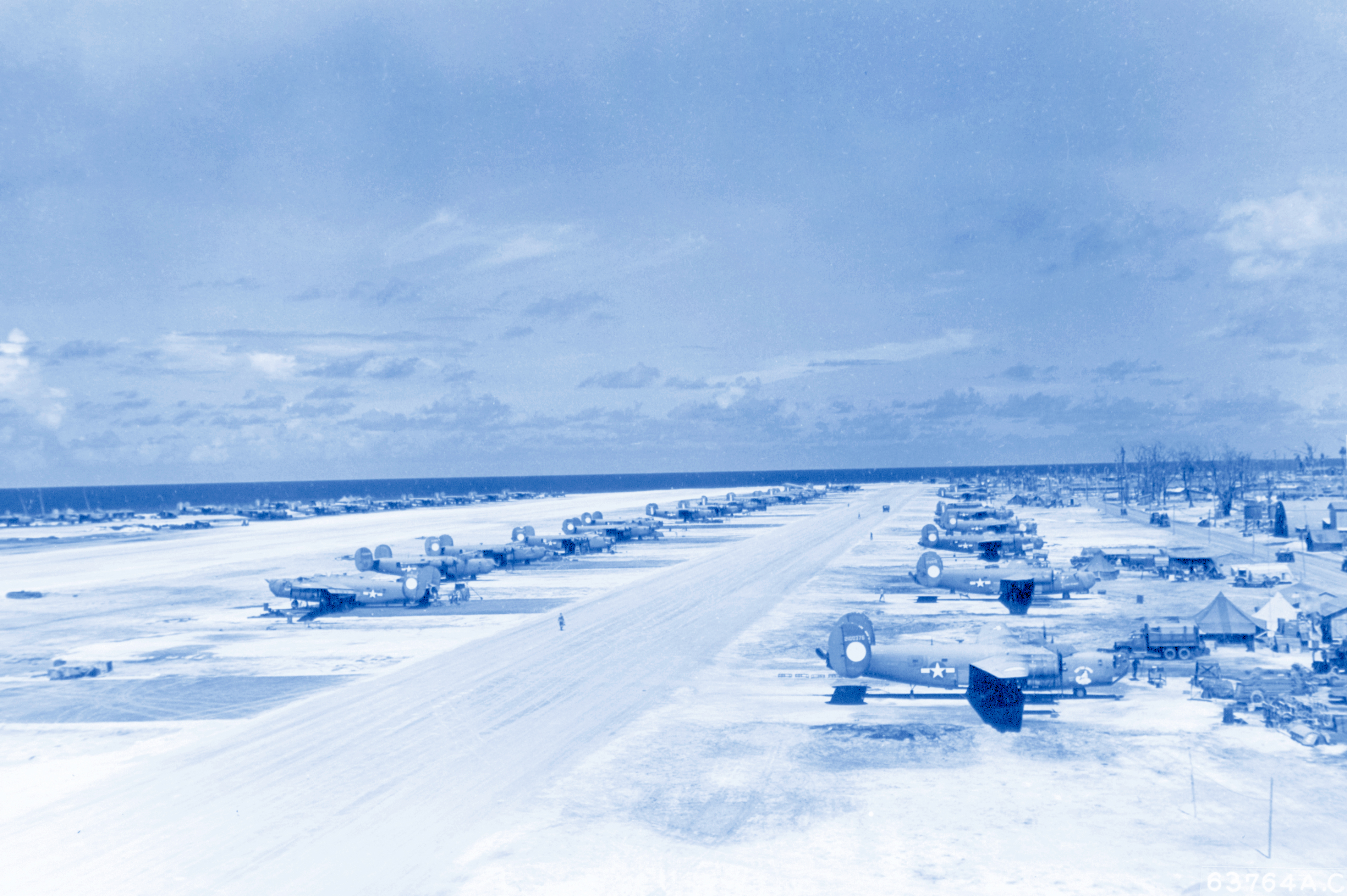 42-100376 B-24J Liberator 7AF 30BG38BS Dottie Ann at Kwajalein Marshall Islands July 1944 NA259