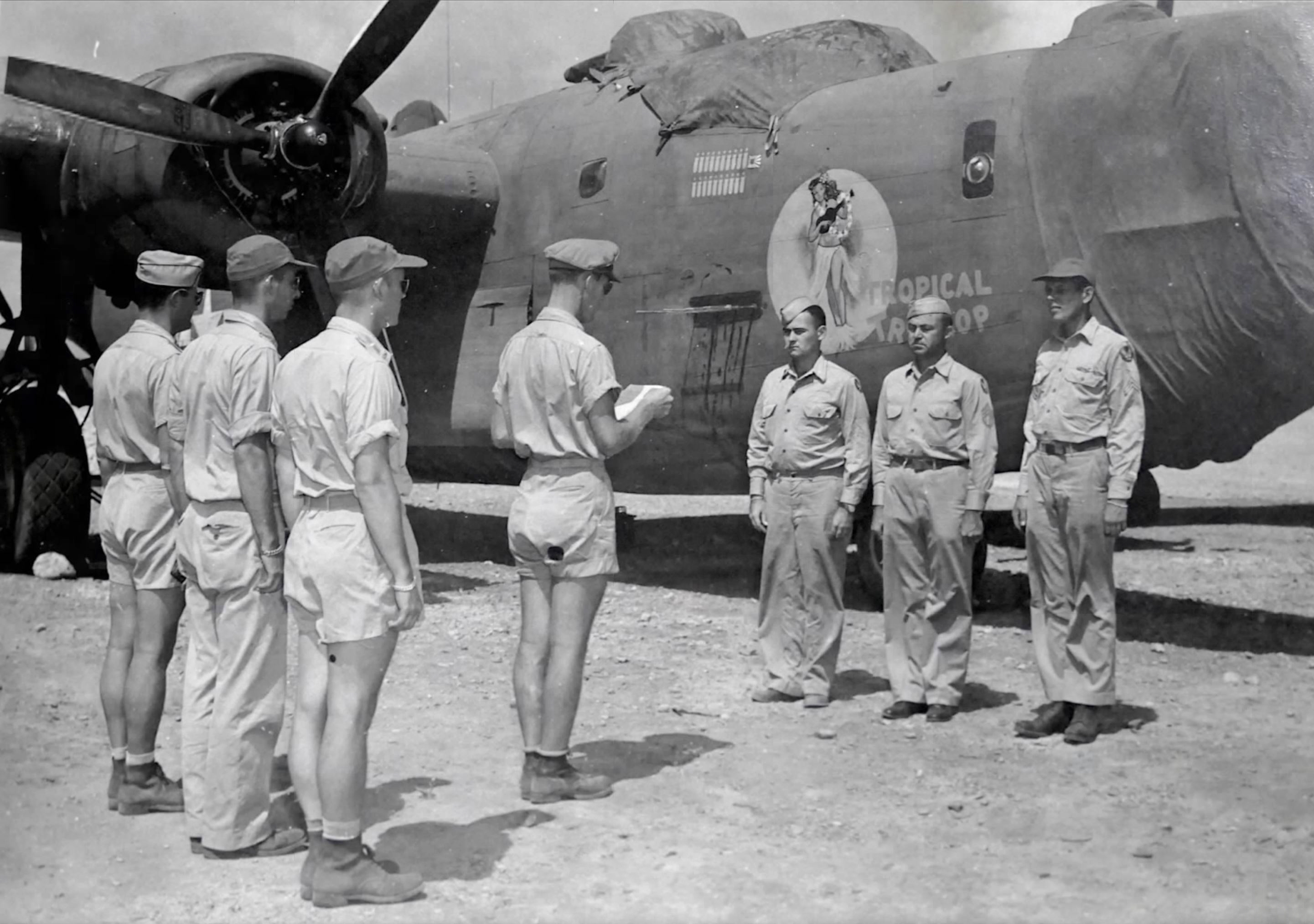 42-100405 B-24J Liberator 7AF 30BG392BS Tropical Trollup nose art right side 1944 01