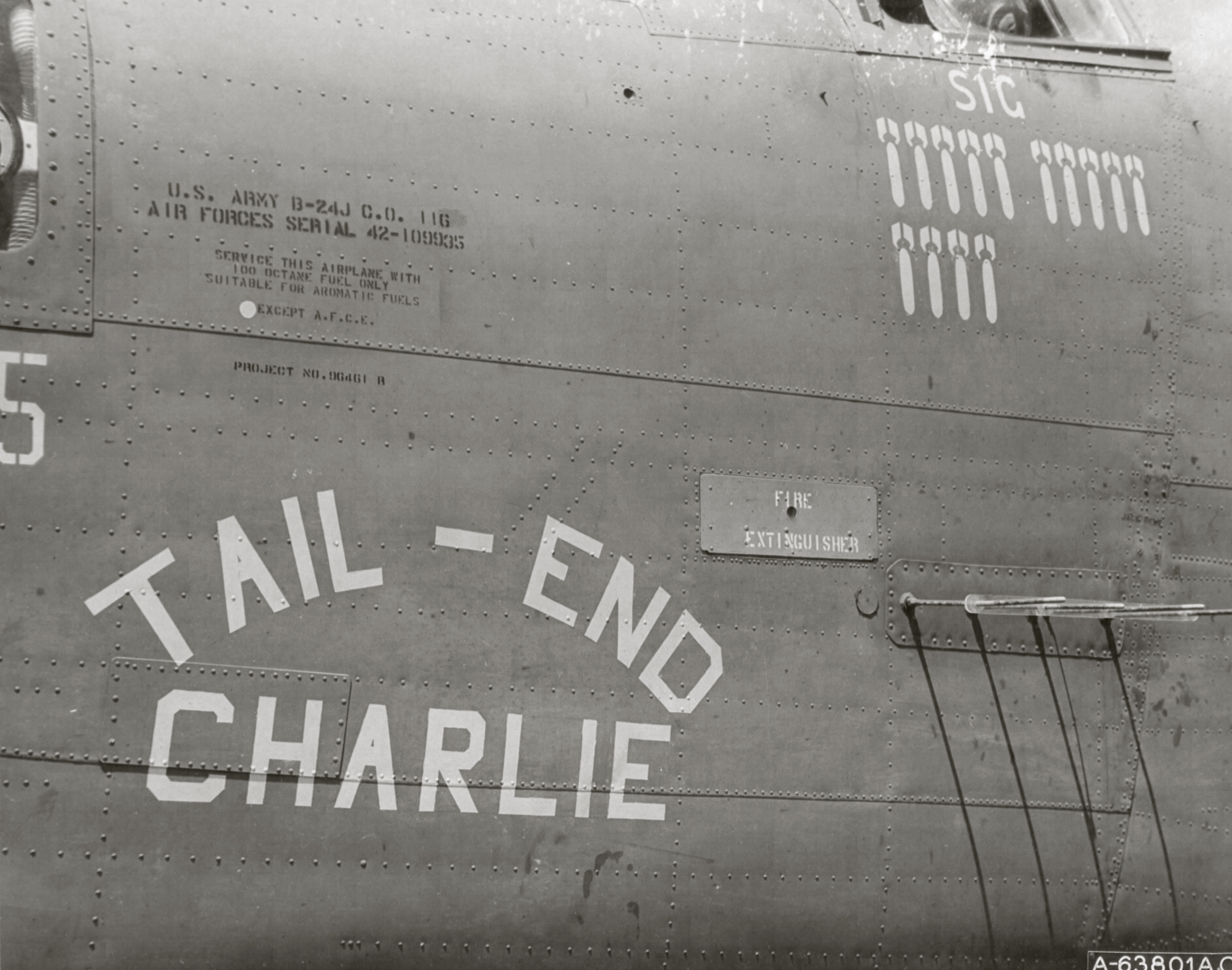 42-109935 B-24J Liberator 7AF 30BG27BS Tail End Charlie nose art left side 01