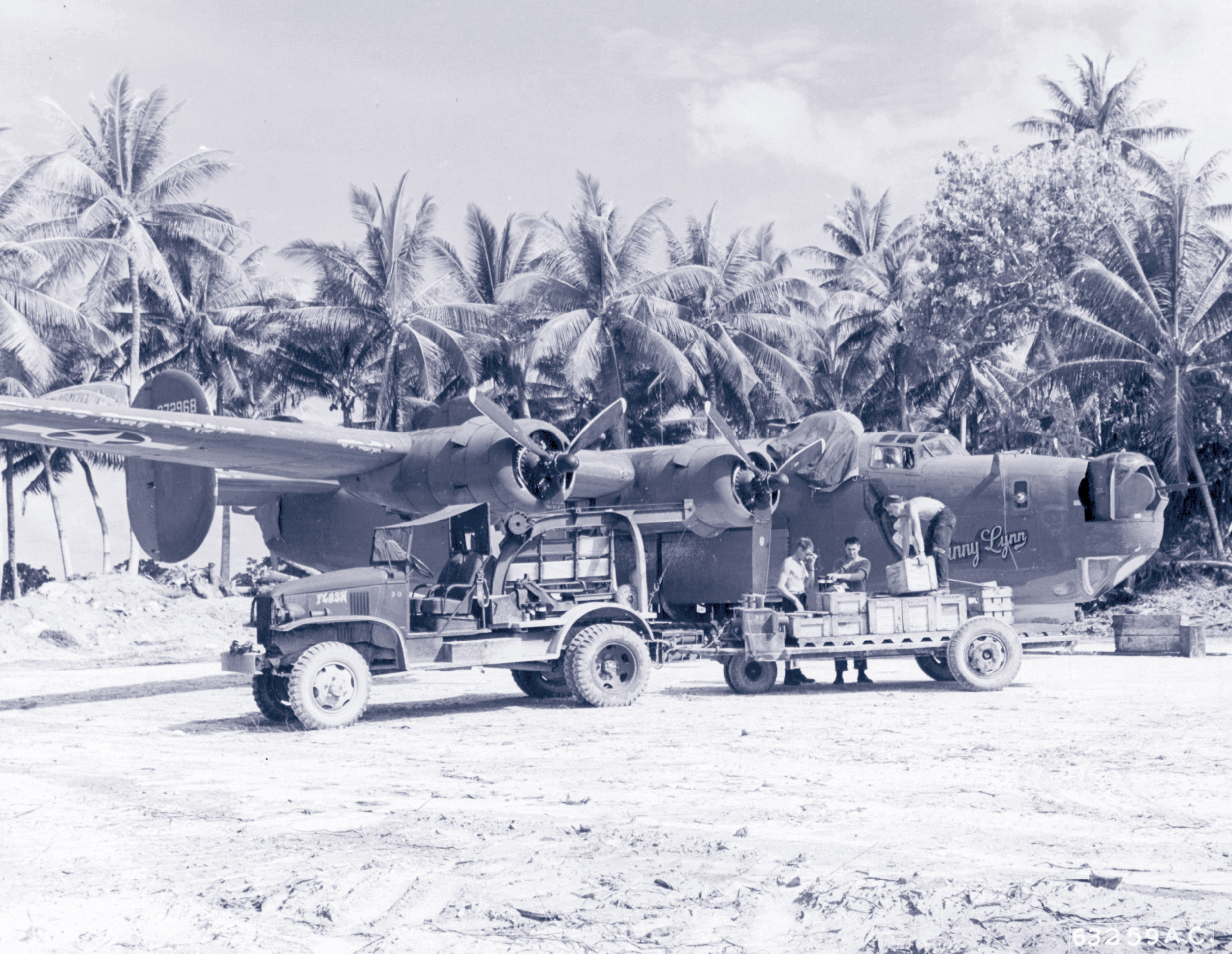42-72968 B-24J Liberator 7AF 30BG27BS Ginny Lynn nose art right side Nanumea Island Ellice Isls Dec 1943 NA706