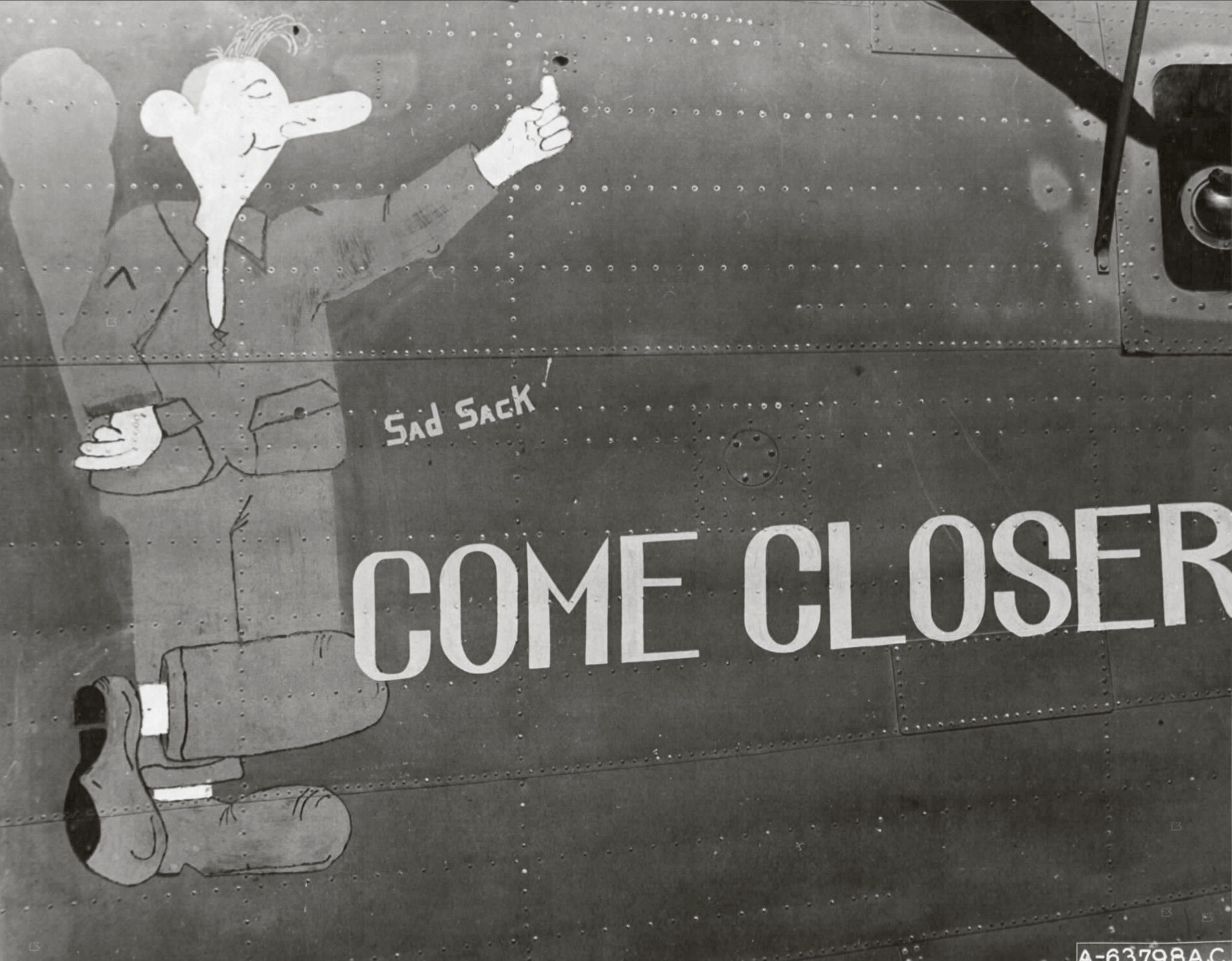 42-72973 B-24J Liberator 7AF 30BG38BS Come Closer at Kwajalein Marshall Islands July 1944 01