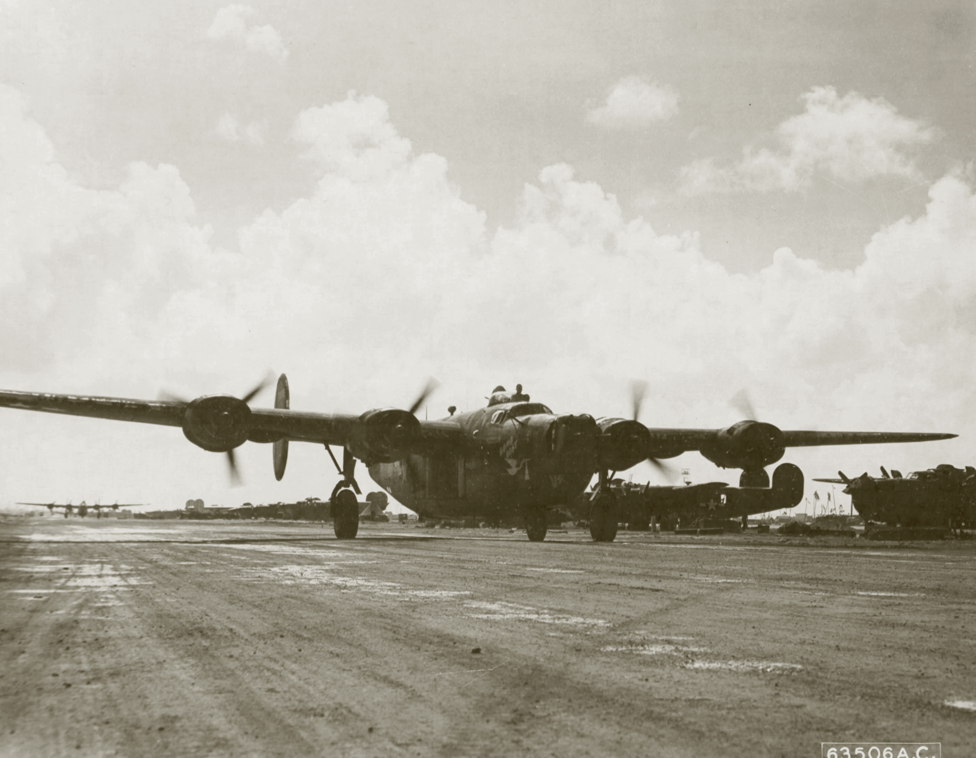 42-72976 B-24J Liberator 7AF 30BG38BS Bomb Baby Kwajalein Marshall Islands 29th April 1944 01