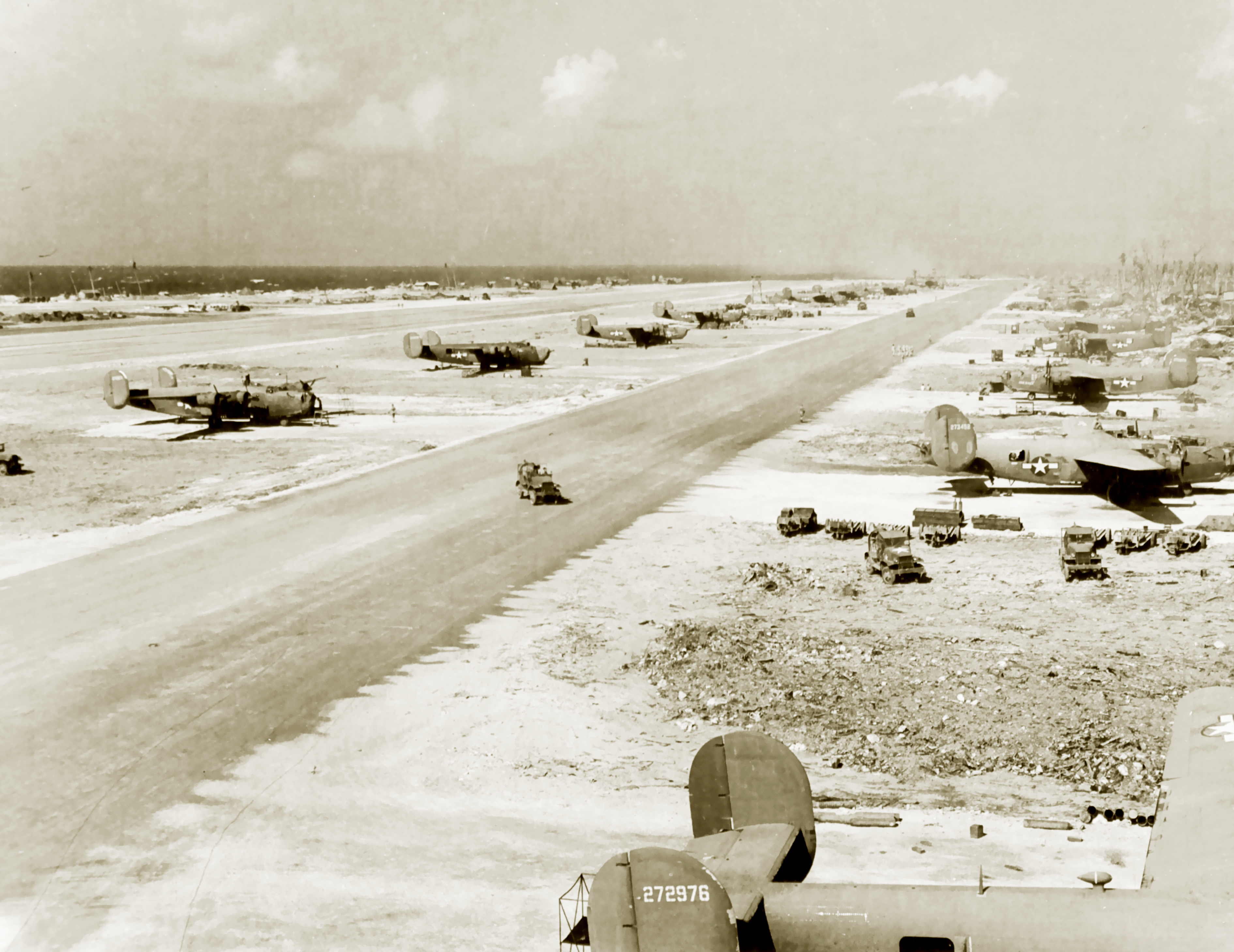 42-72976 B-24J Liberator 7AF 30BG38BS Bomb Baby Kwajalein Marshall Islands 2nd April 1944 01