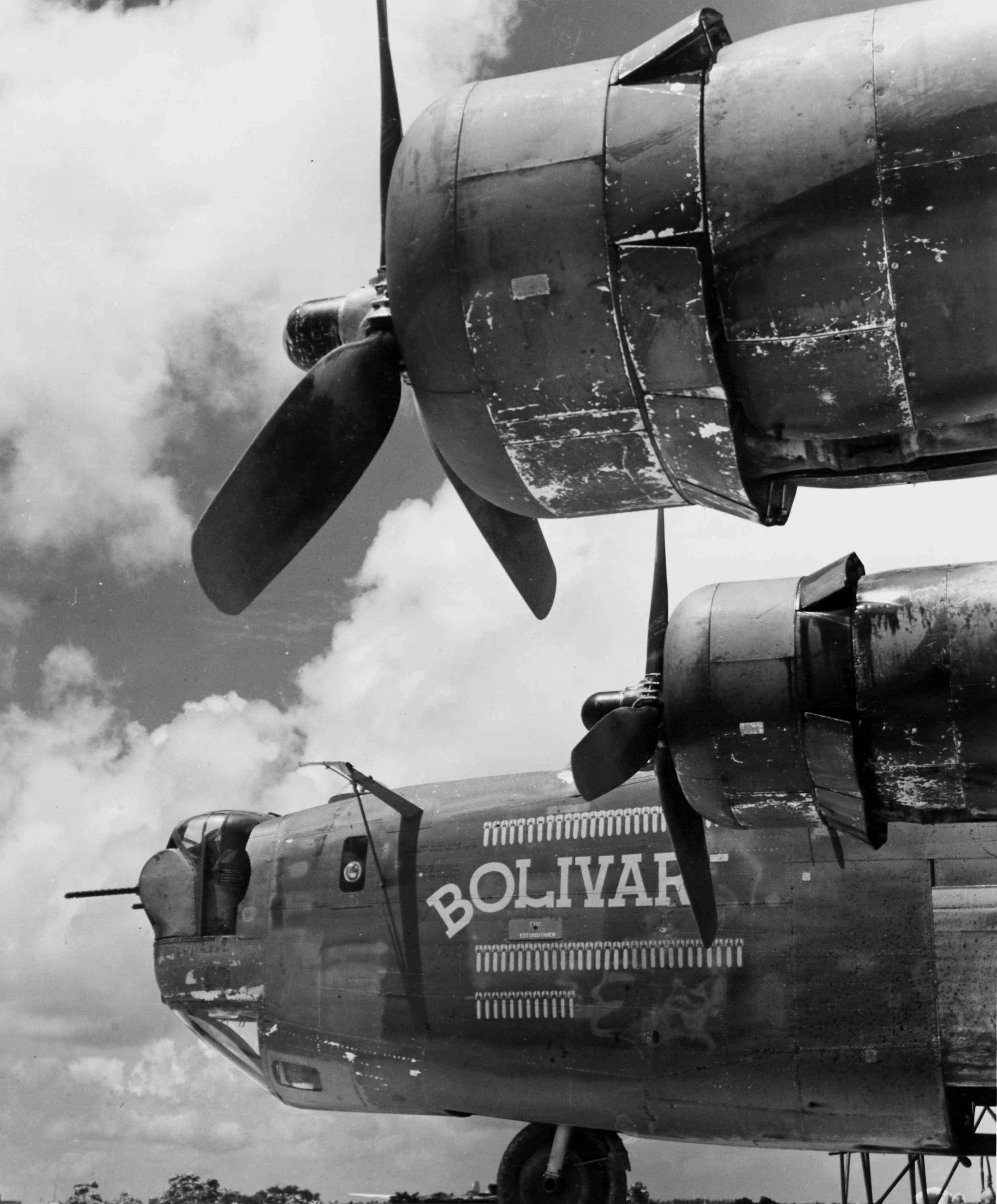 42-72994 B-24J Liberator 7AF 30BG27BS Bolivar Saipan Marianas Islands 24th Nov 1944 01