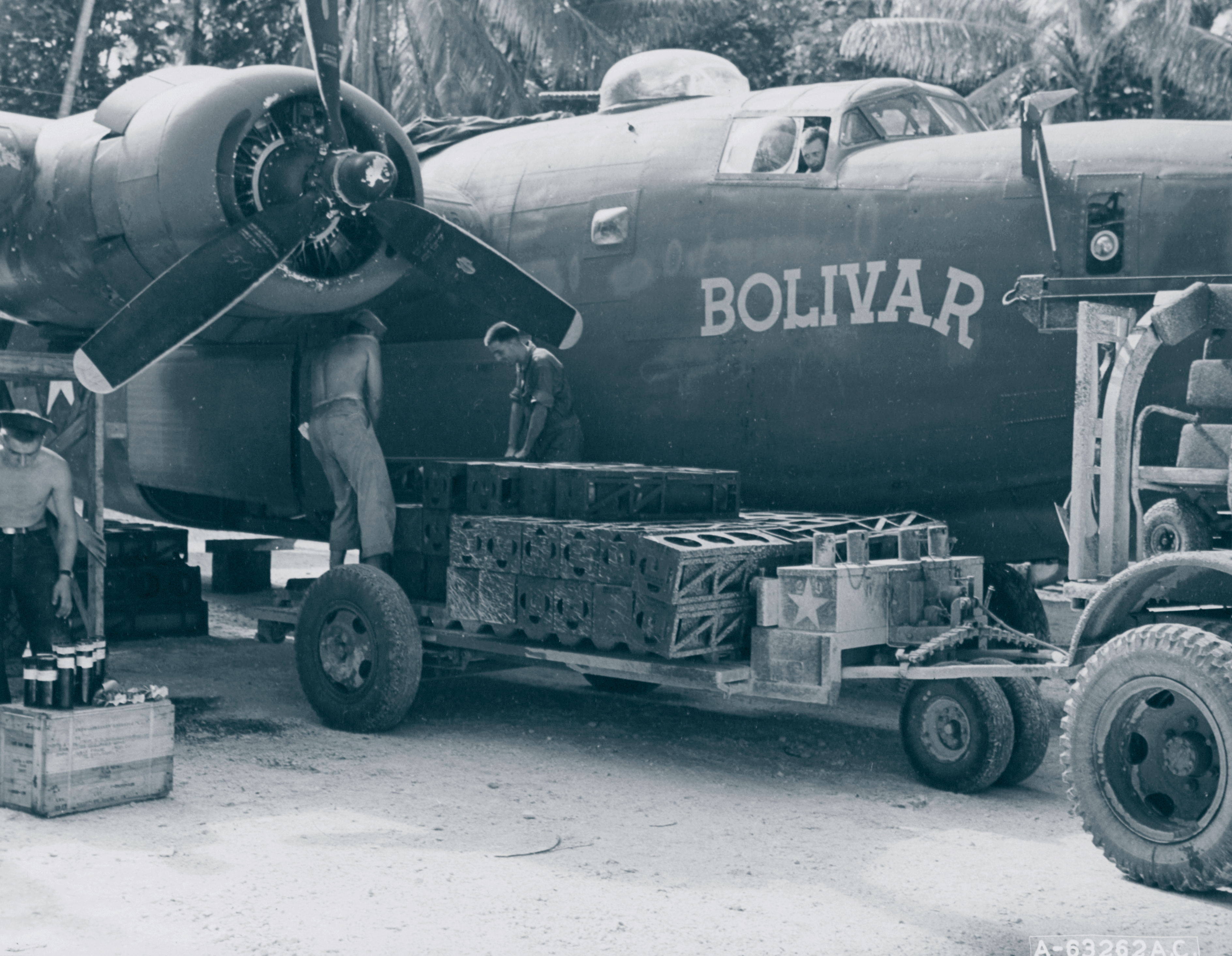 42-72994 B-24J Liberator 7AF 30BG27BS Bolivar at Nanumea Island Ellice Islands 15th Dec 1943 NA732