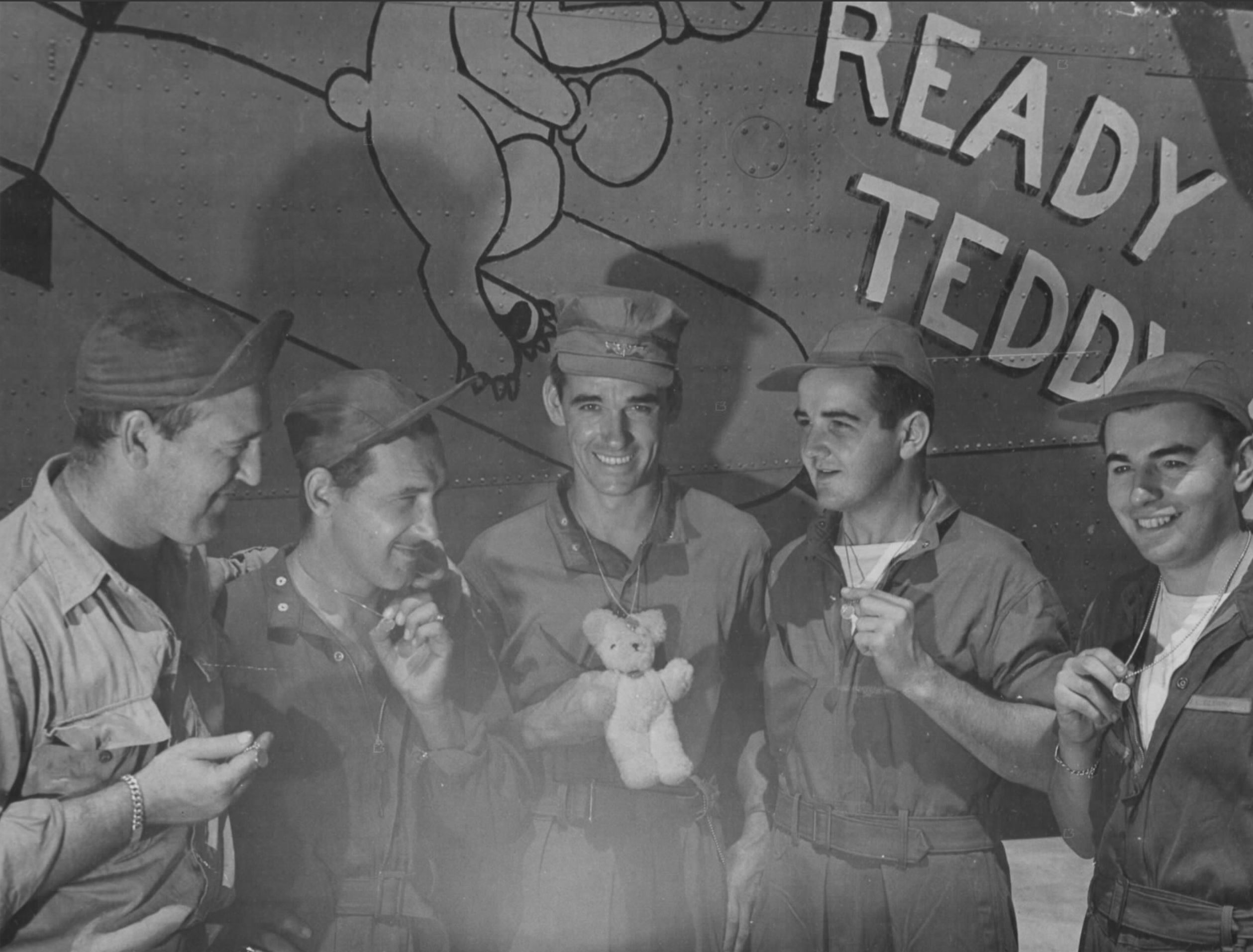 42-73008 B-24J Liberator 7AF 11BG98BS Ready Teddy II at Kwajalein Marshall Islands 1944 01