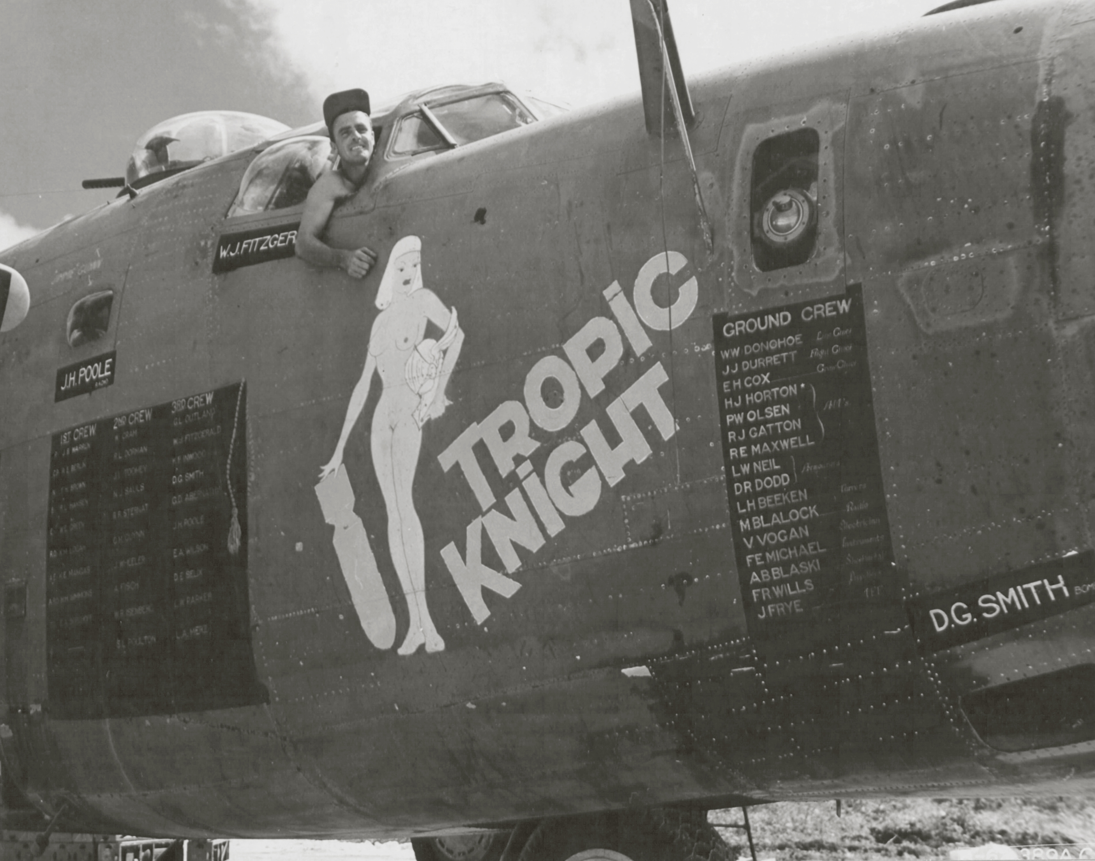 42-73151 B-24J Liberator 7AF 30BG27BS Tropic Knight nose art right side 01