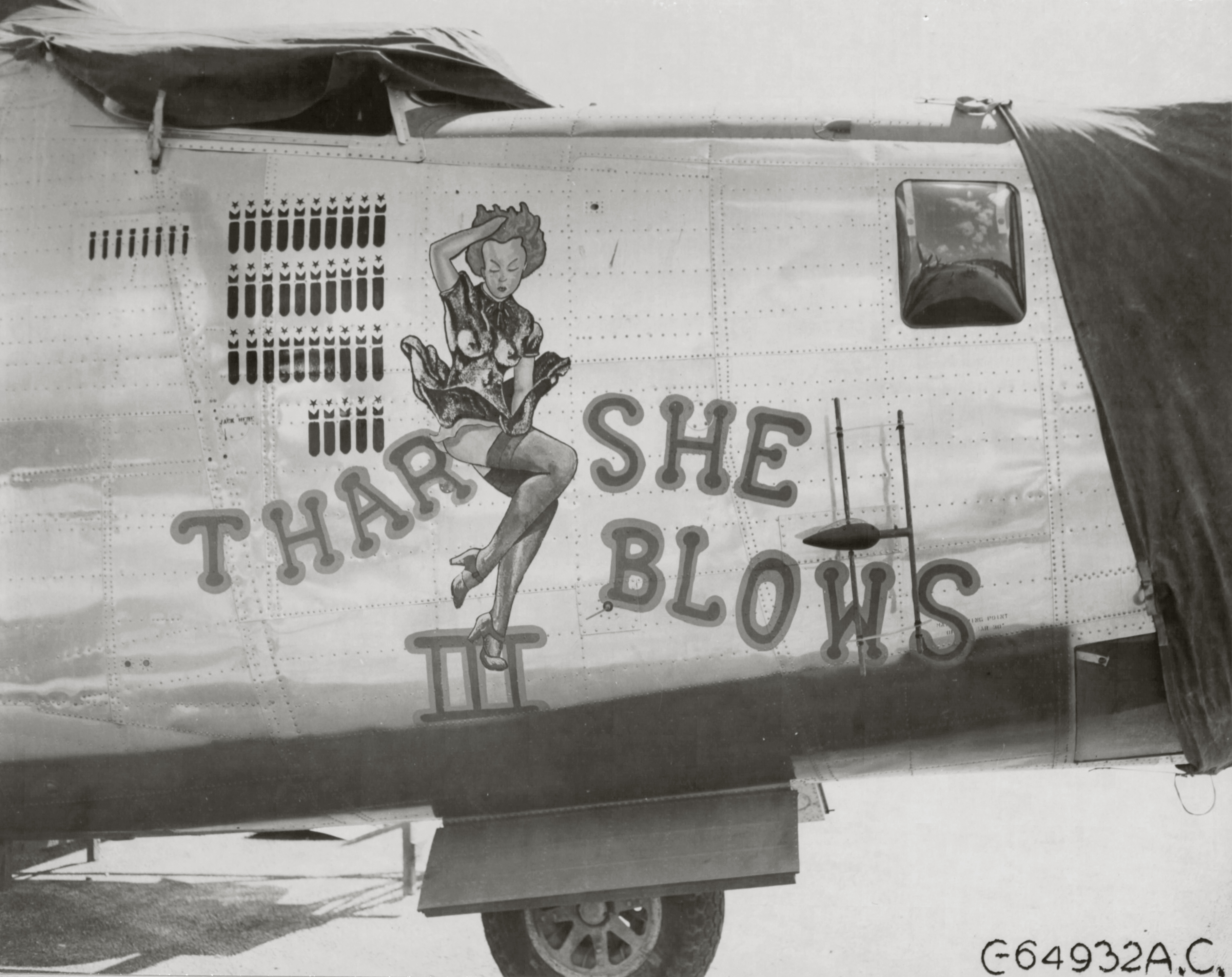 44-41468 B-24L Liberator 7AF 30BG392BS Thar She Blows III nose art right side Guam Marianas Islands 4th May 1945 01