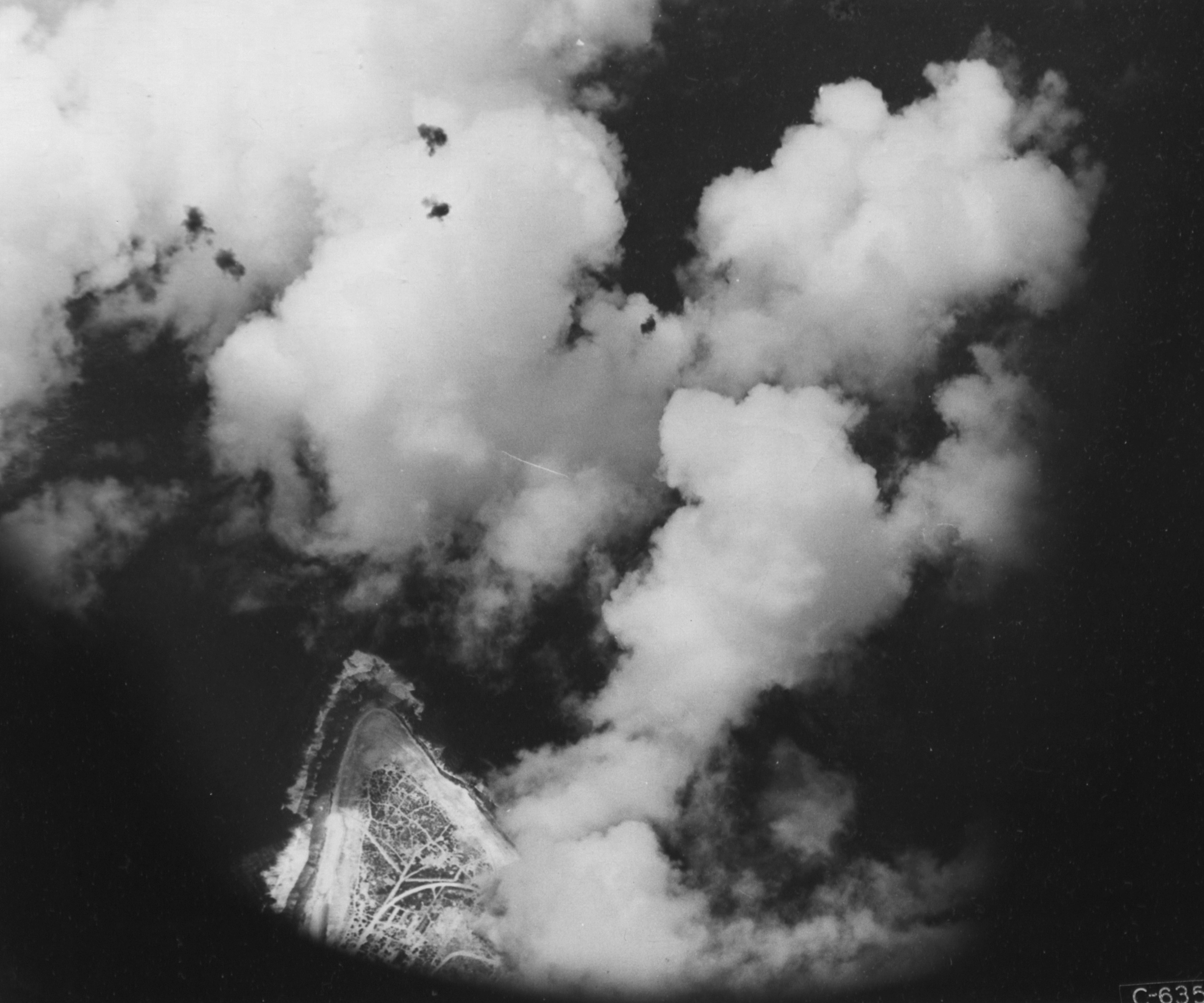 Consolidated B-24 Liberators 7AF 11BG and 30BG bomb Wake Island 30th Apr 1944 02