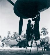 Asisbiz 42-40123 B-24D Liberator 7AF 30BG at Funafuti Island Ellice Isls 25th May 1943 NA859